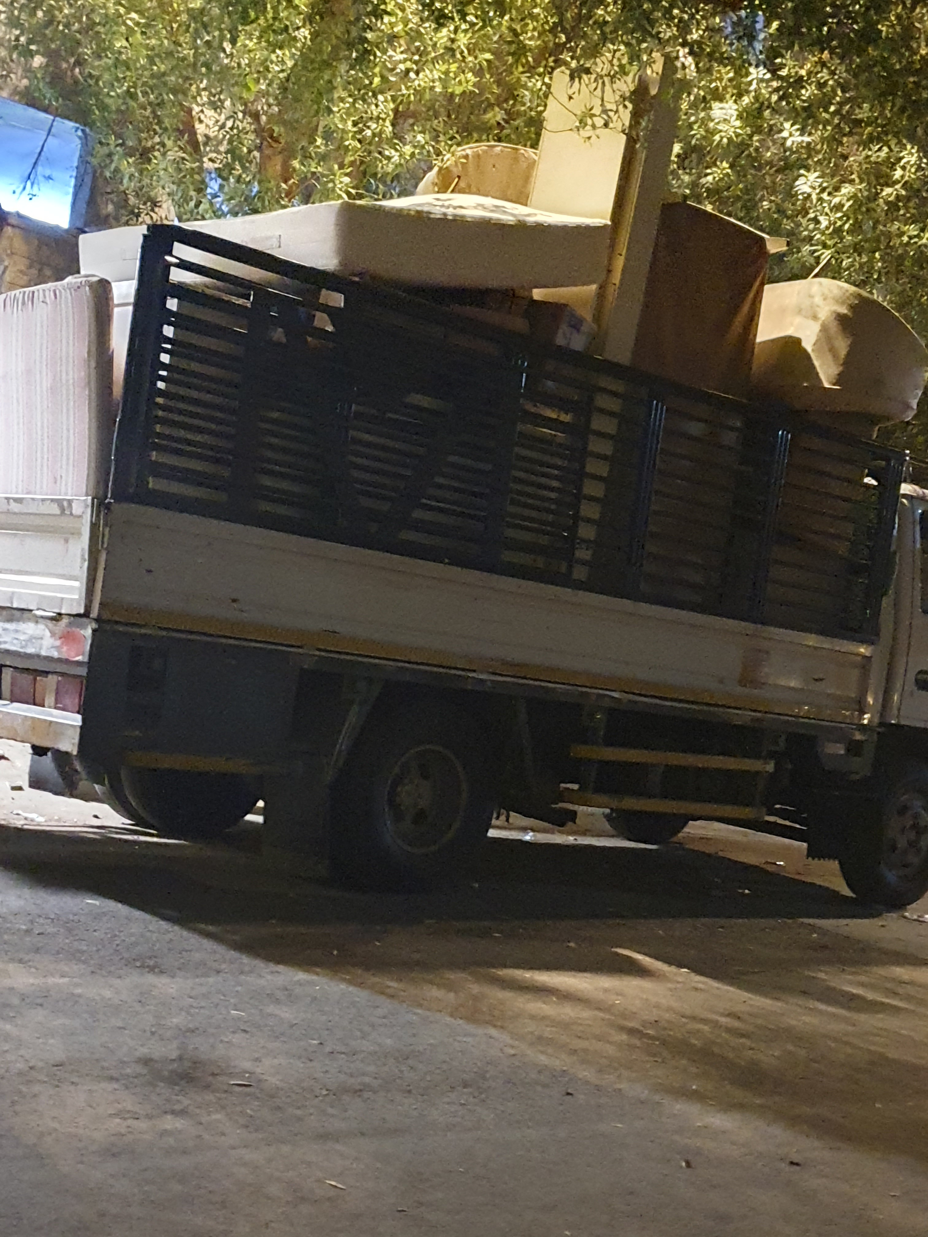 دينا طش الاثاث القديم بالرياض 0559656725