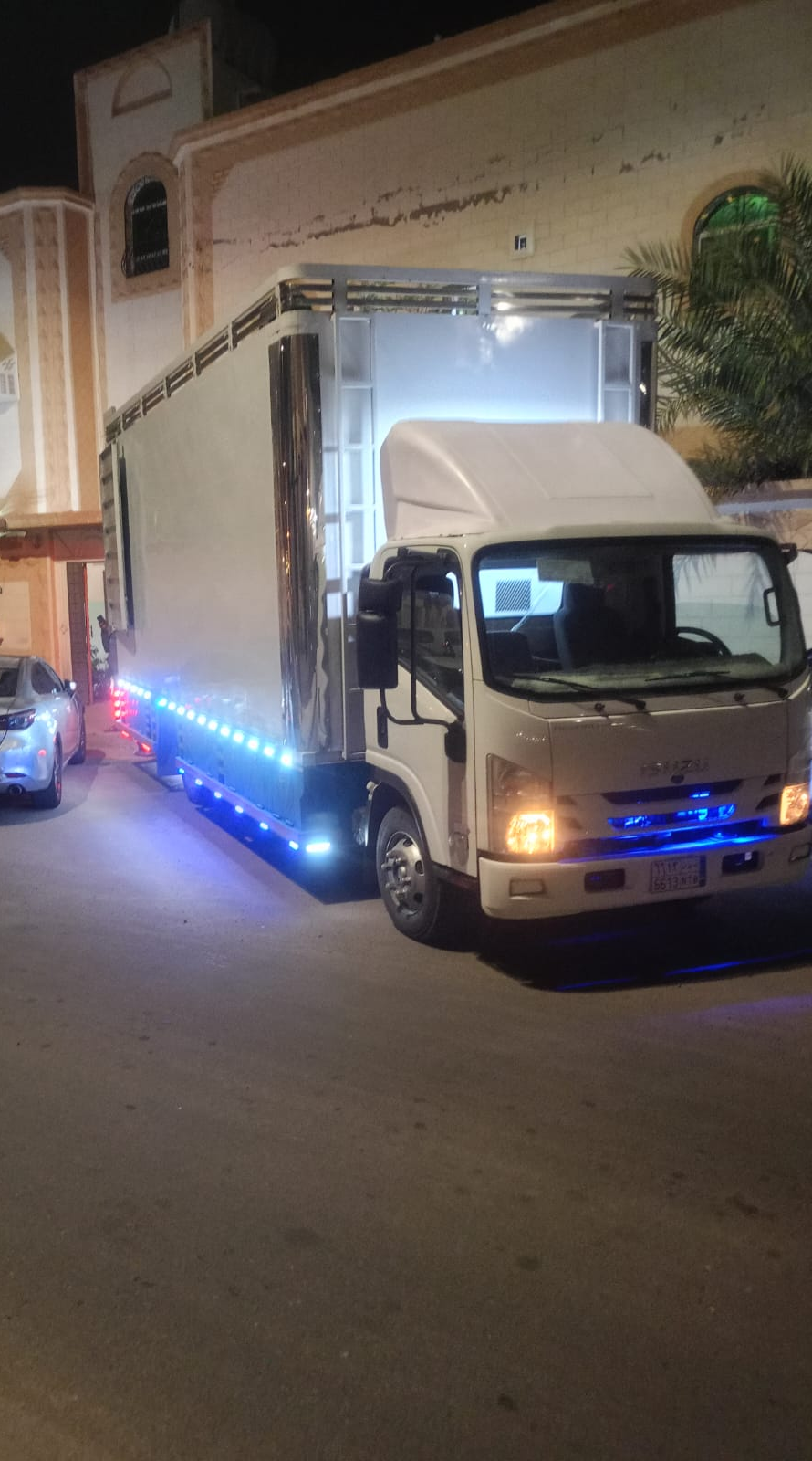 شركة نقل العفش داخل المملكة فك وتركيب وتغليف ونقل جميع الاثاث والمطابخ والمكيفات