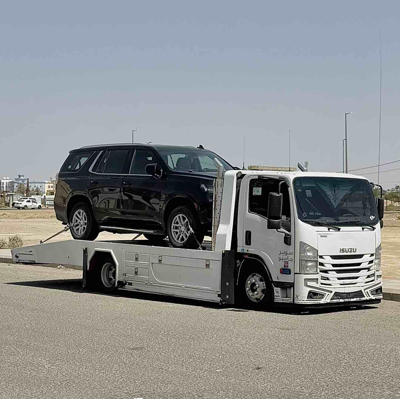 سطحه لنقل السيارات والدراجات النارية