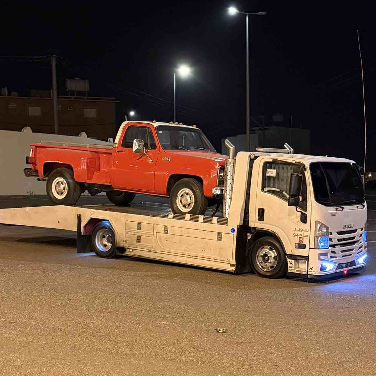 سطحه لنقل السيارات والدراجات النارية