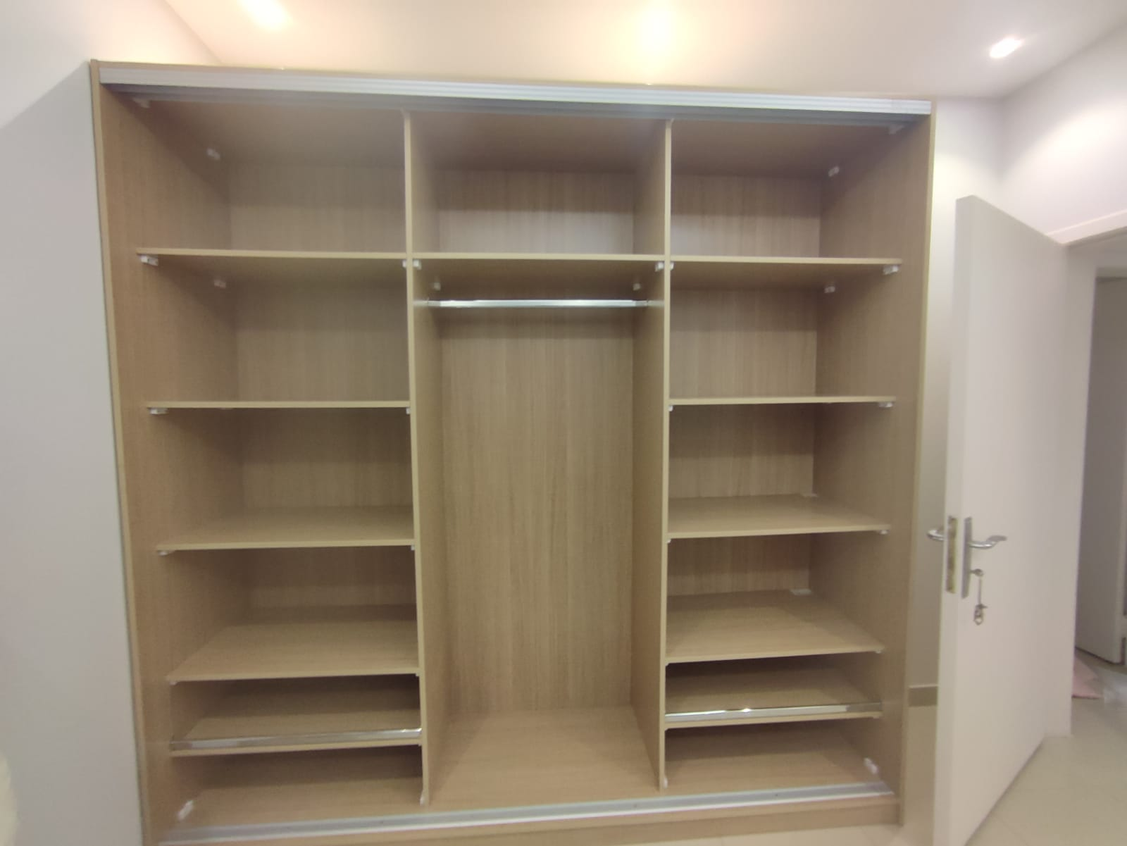 نجار تفصيل تصليح