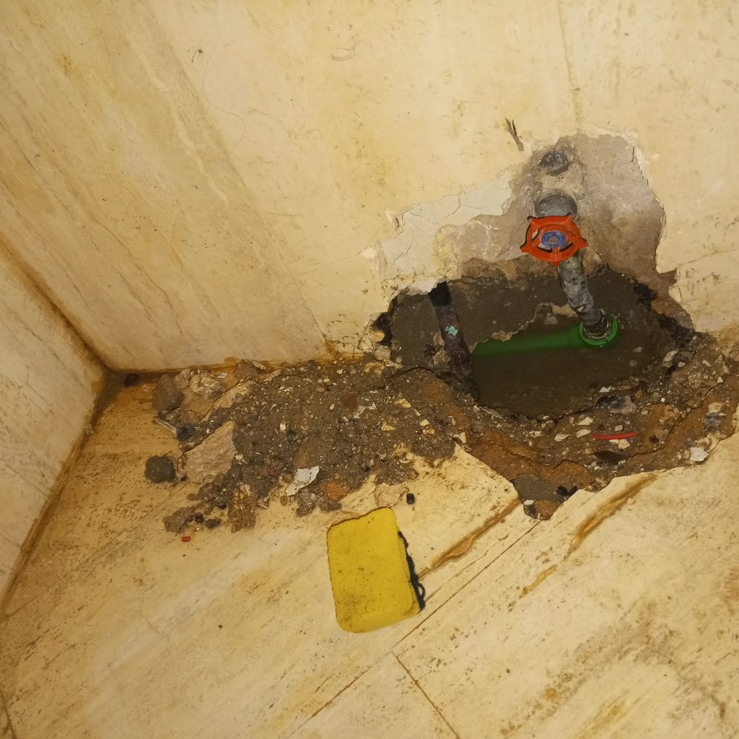 شركة كشف تسربات المياه بالرياض عزل خزانات عزل اسطح