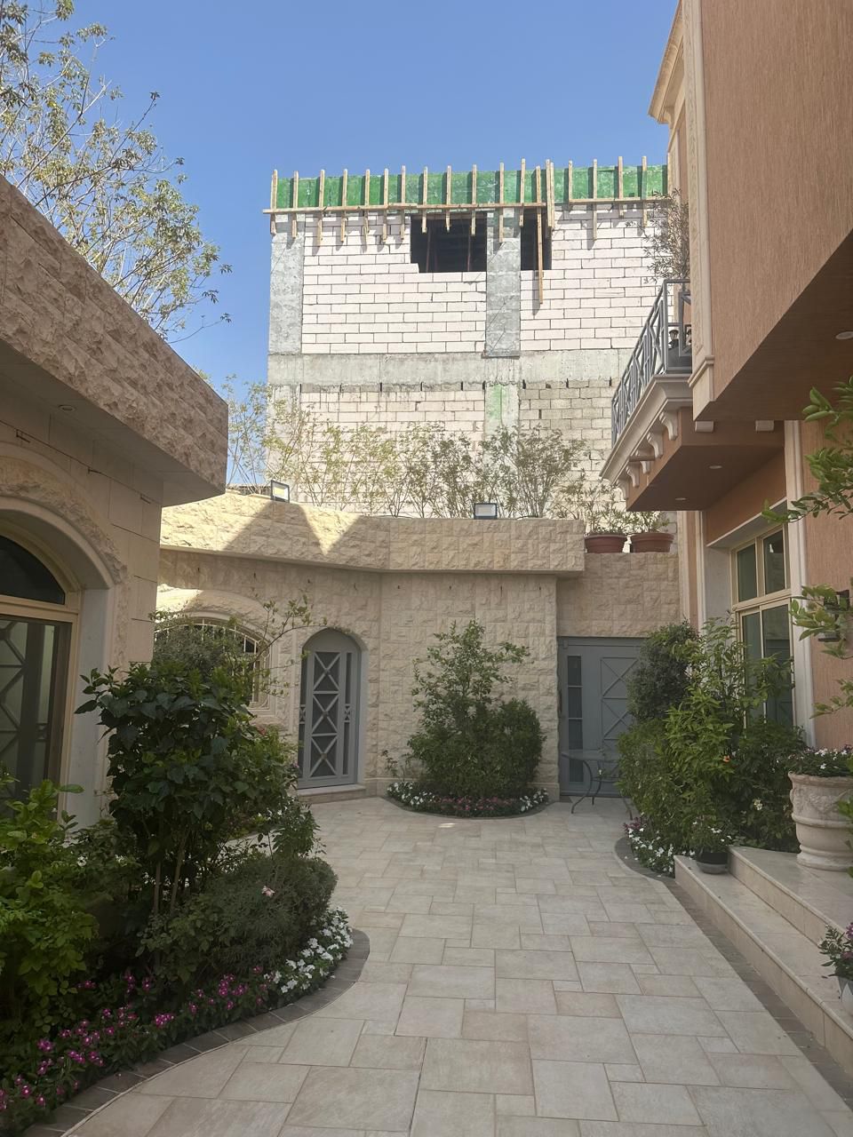 نجار مسلح بالخشب - Image 15