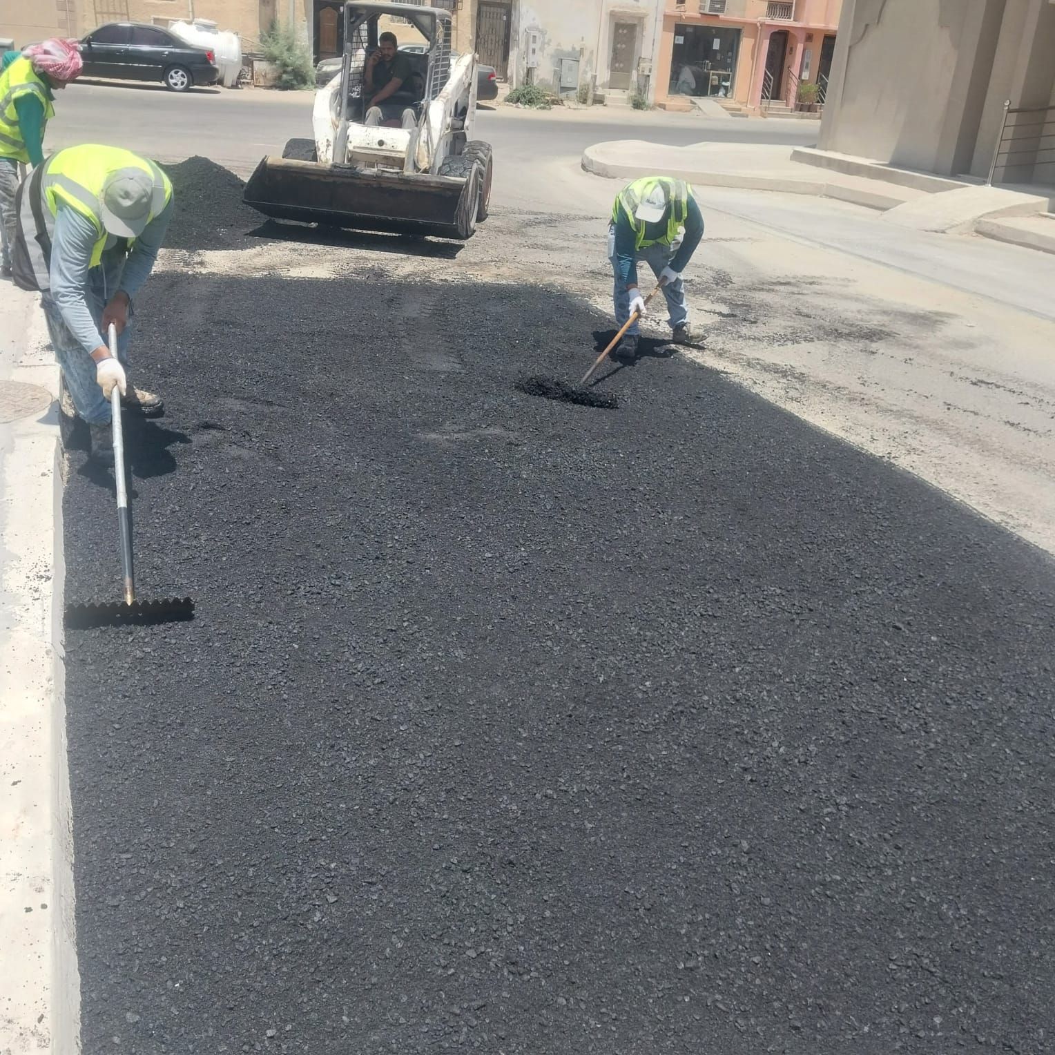 ابو حسن لعمل الاسفلت والمبشور وأعمال الهدم