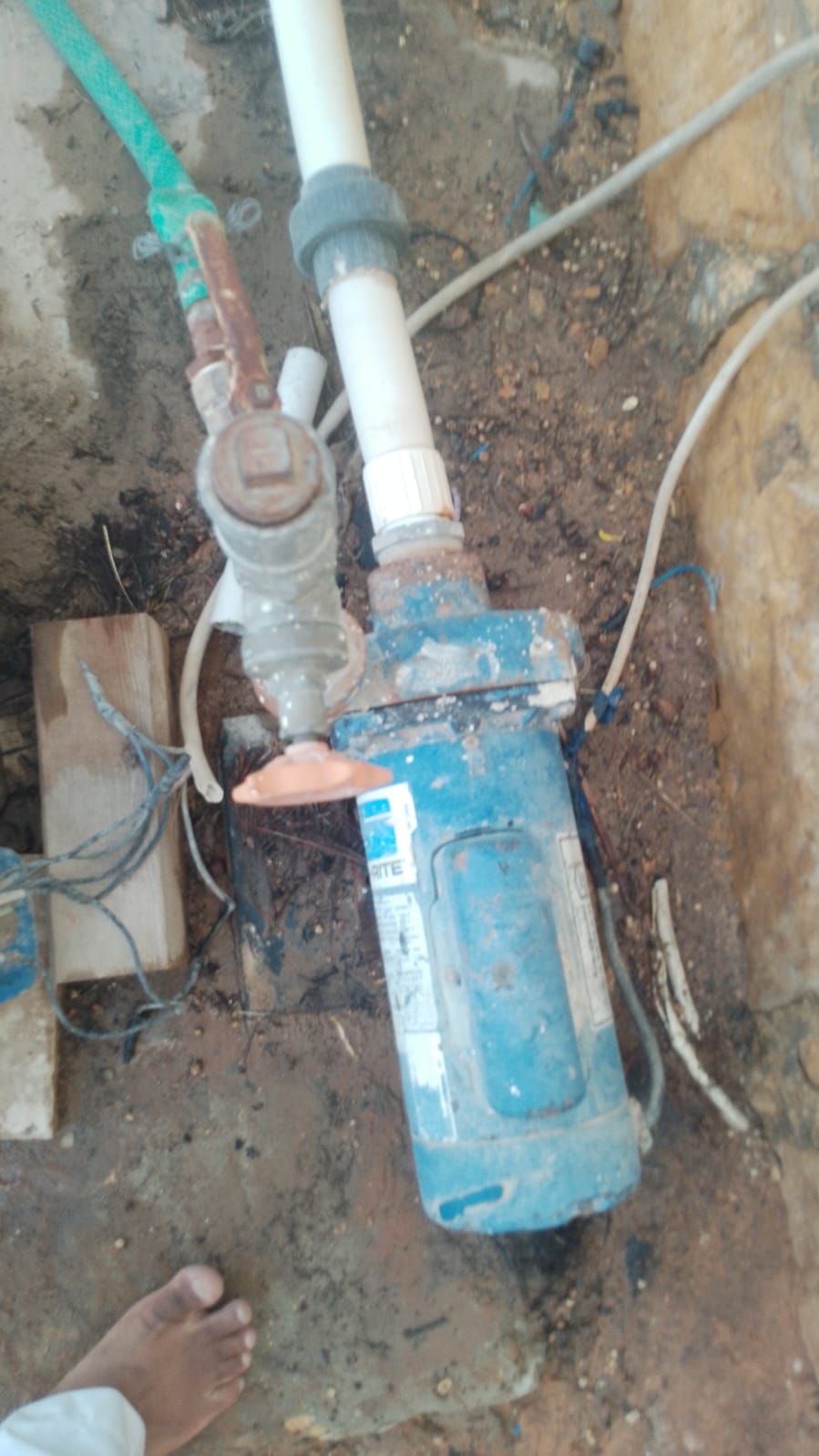 كهربائي سباكه صيانه  electrician and plumber - Image 3