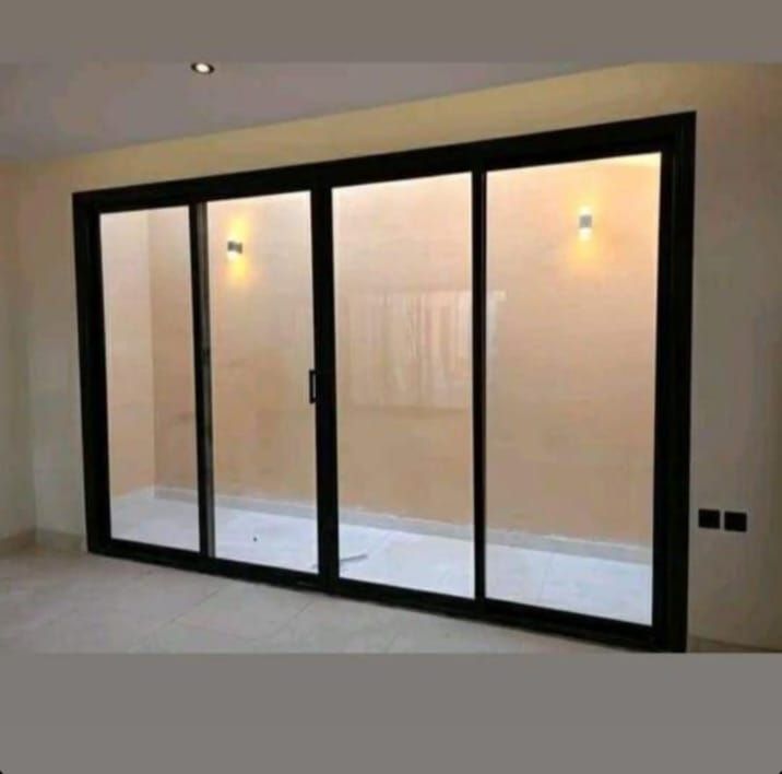 فني زجاج سكريت معلم زجاج  صيانه ابواب زجاج  تركيب زجاج شاور - Image 3