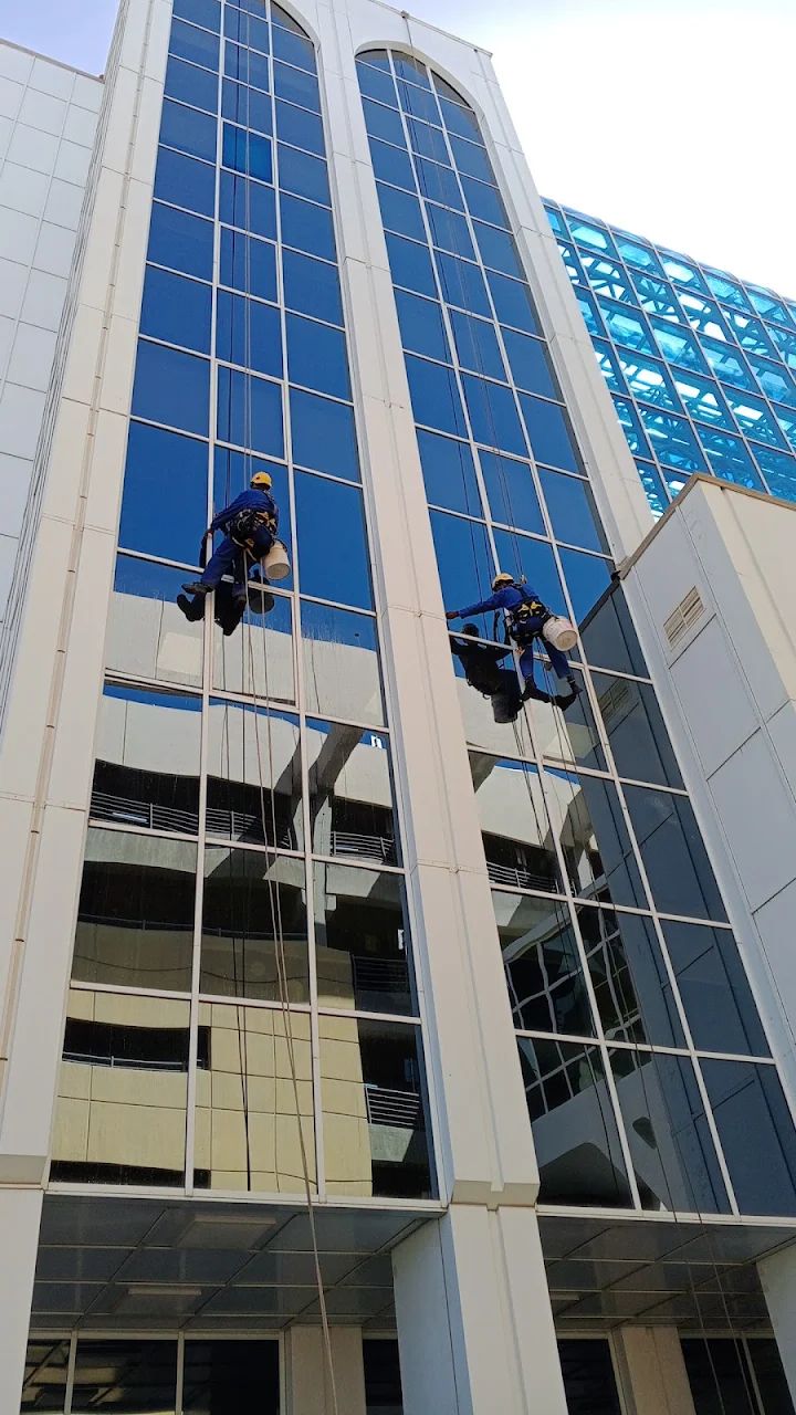 شركة تنظيف واجهات زجاجية بالرياض