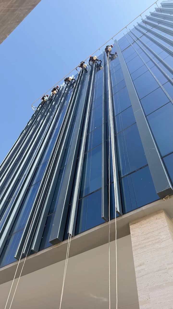 شركة تنظيف واجهات زجاجية بالرياض - Image 3