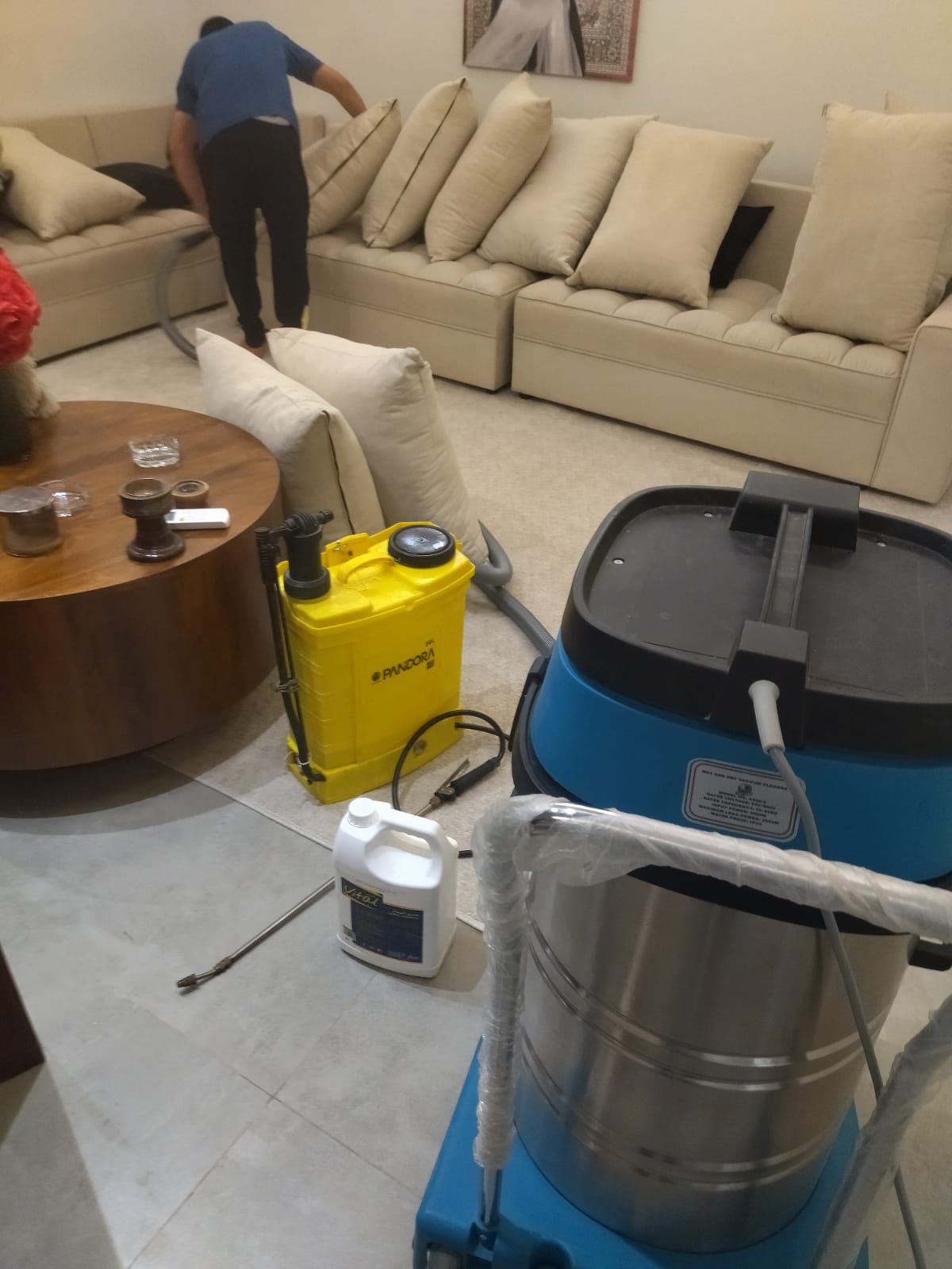 شركه تنظيف منازل شقق غسيل كنب فرشات مكيفات خزانات رش مبيد - Image 4