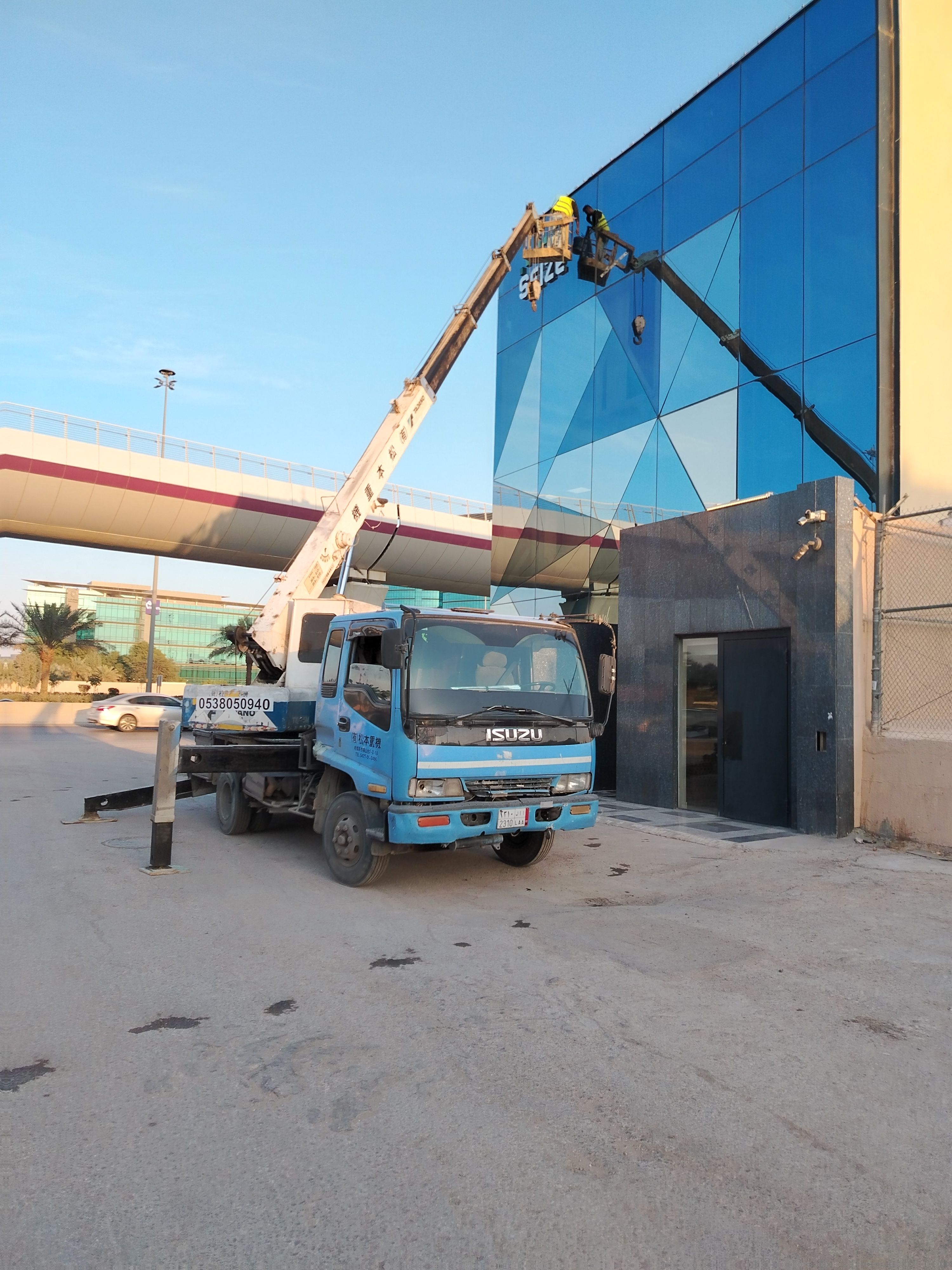 تنظيف الوجهات الزجاجيه وا الكلادنج - Image 4