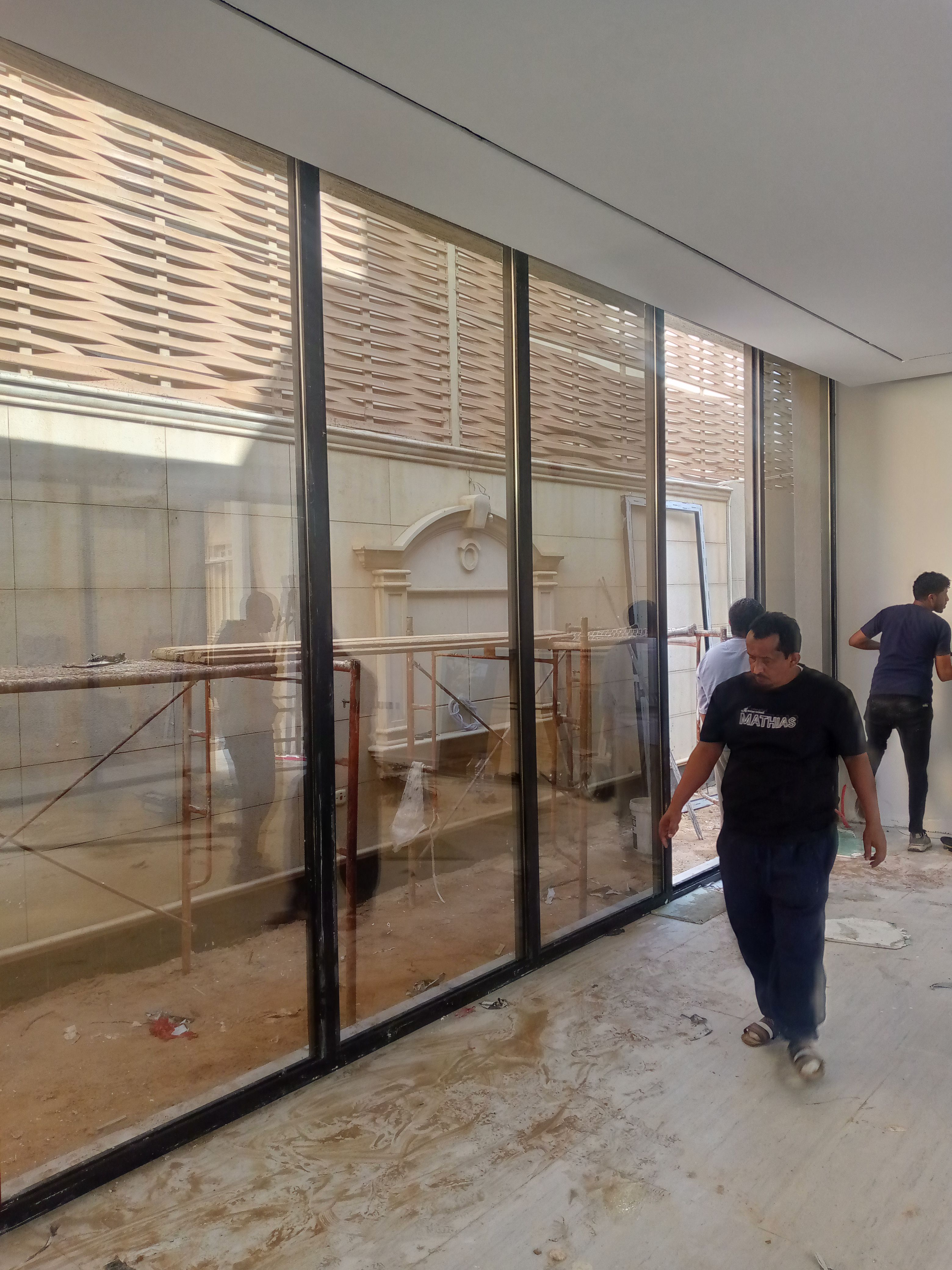 فني زجاج سكريت - Image 8