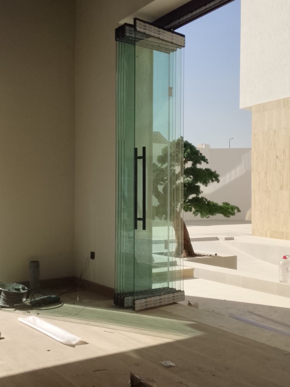 تركيب زجاج سكريت