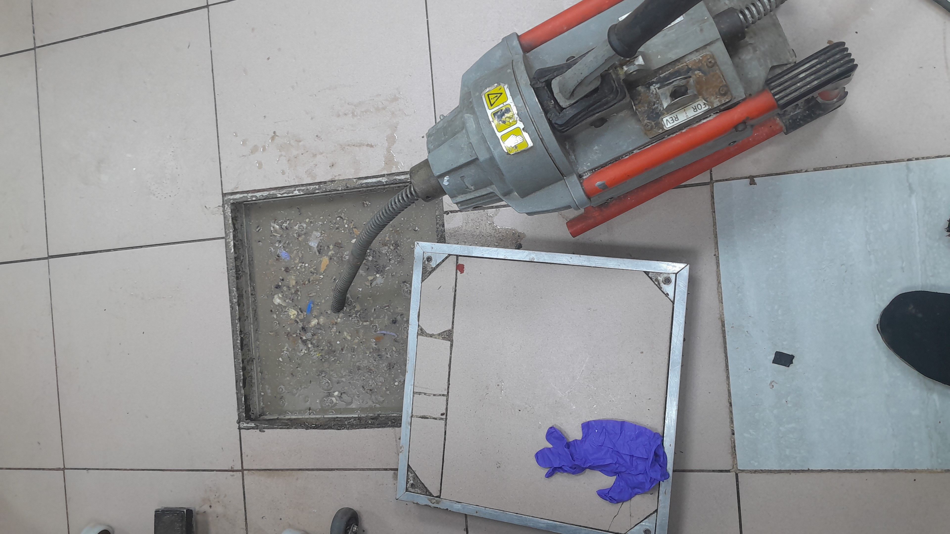 تسليك المجاري بسوسته الكهربائي بالرياض - Image 2