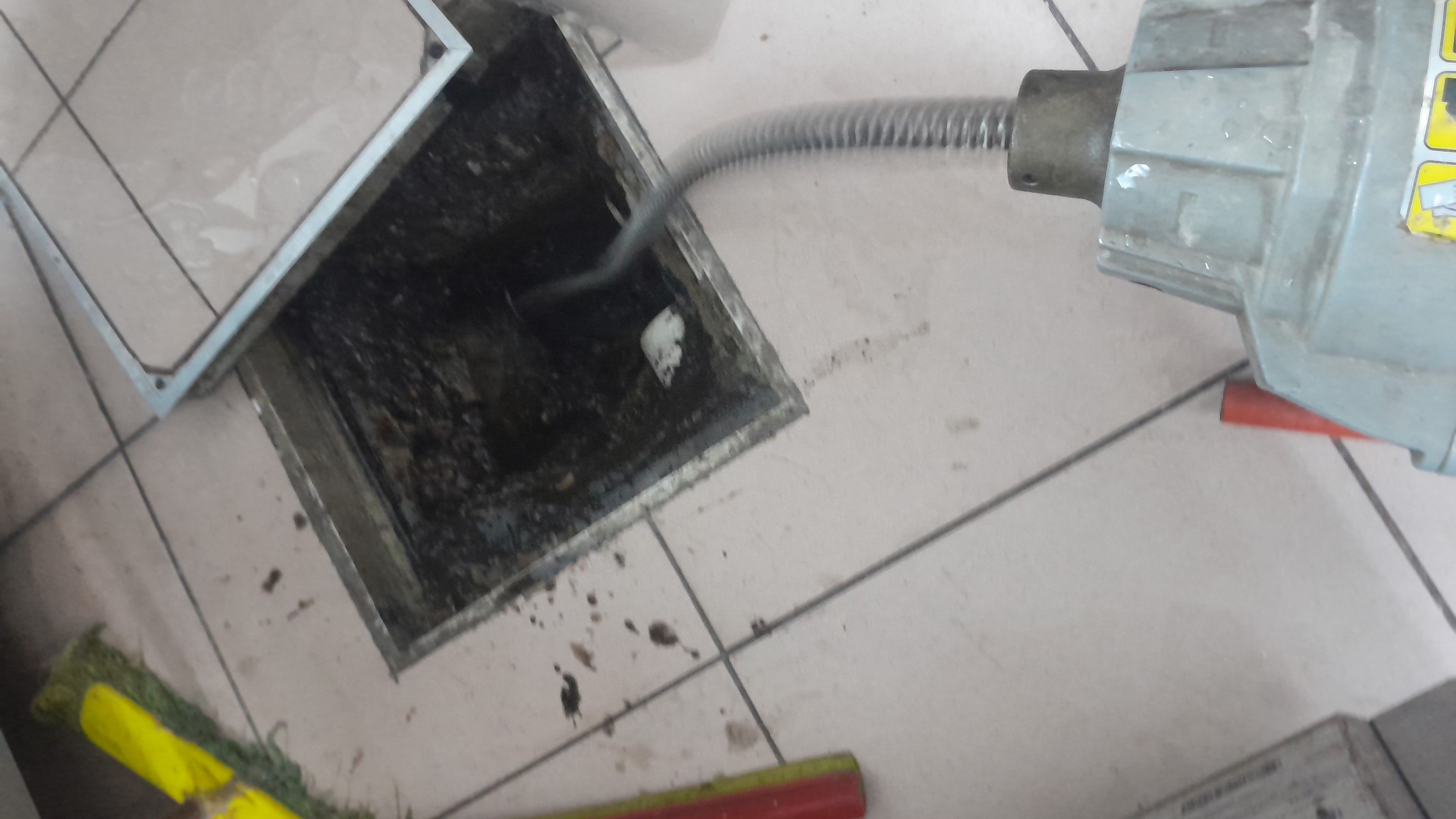 تسليك المجاري بسوسته الكهربائي بالرياض - Image 4