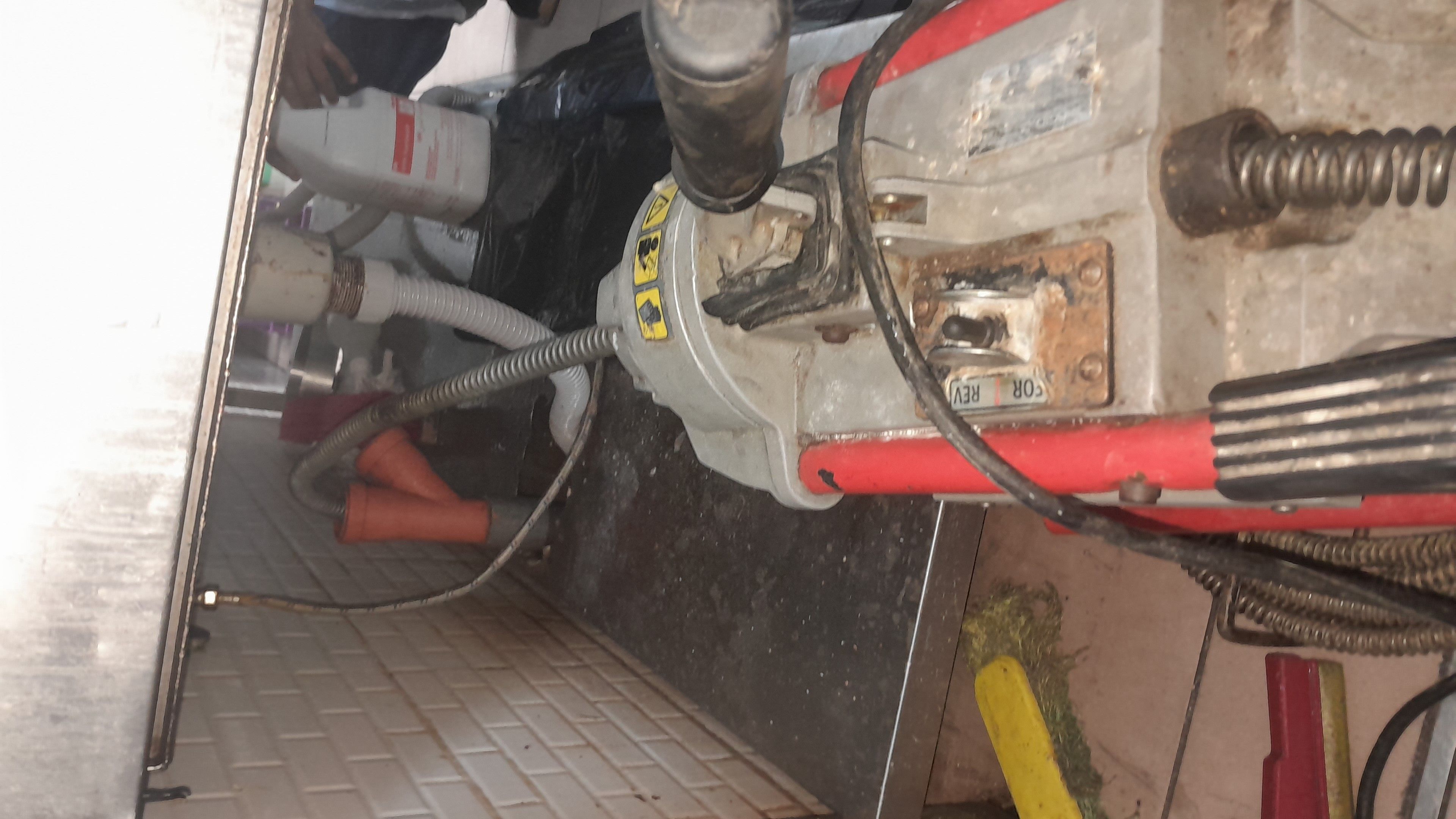 تسليك المجاري بسوسته الكهربائي بالرياض - Image 5