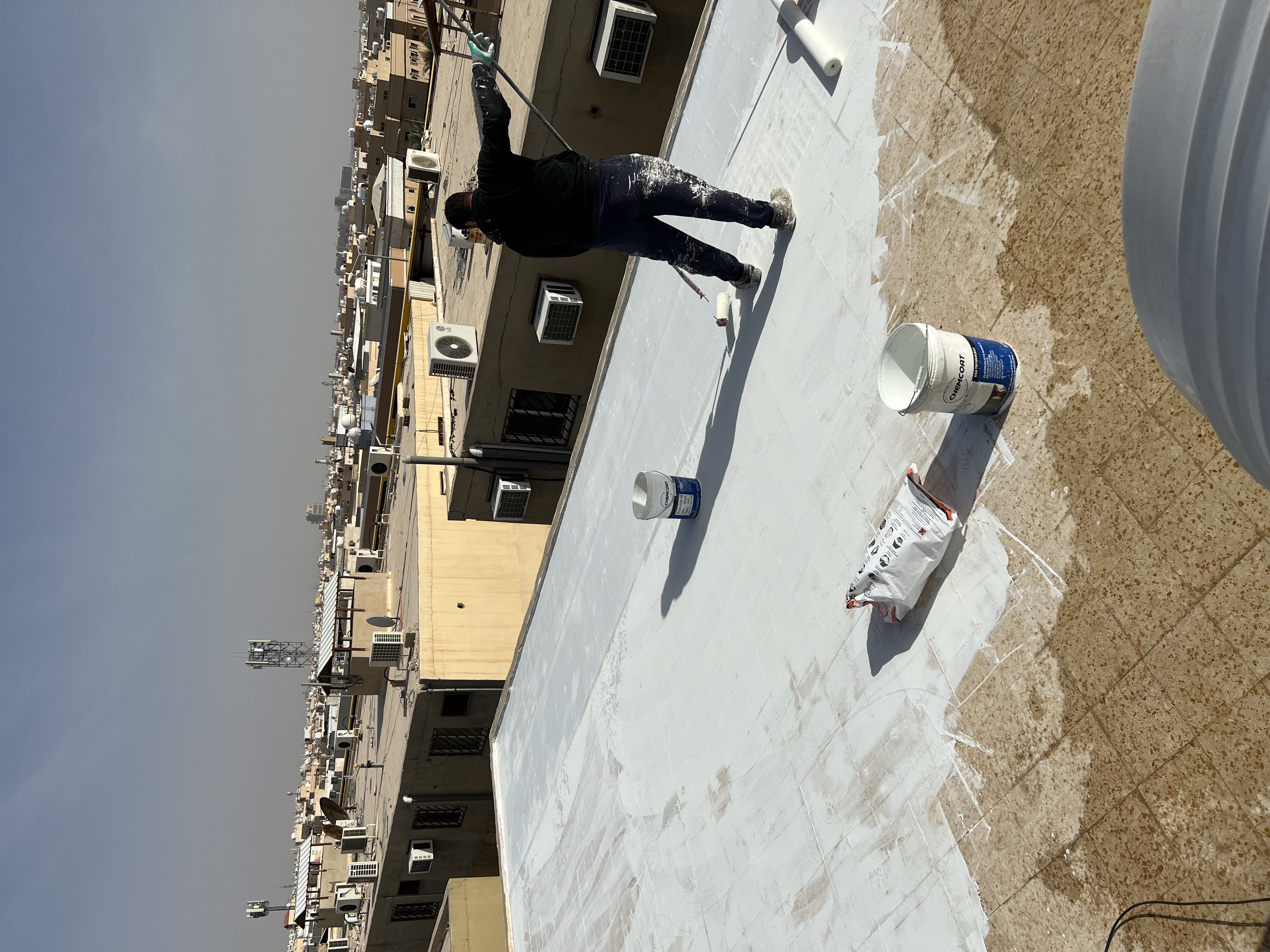 عزل خزانات وعزل اسطح بالرياض مع تنظيف الخزان قبل العزل - Image 9