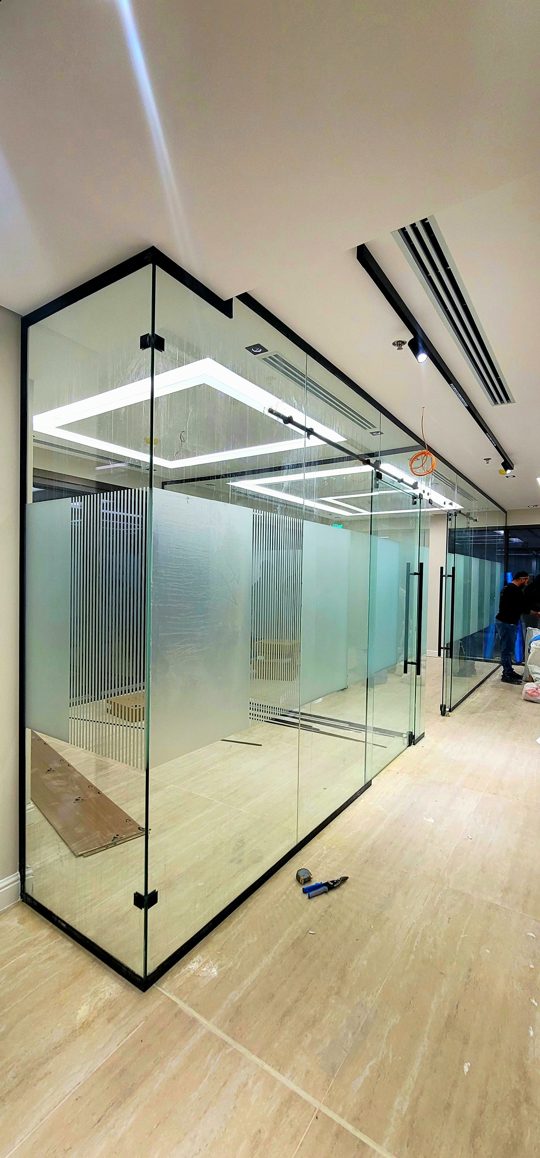 ابو سالم طباعه وتركيب الإستيكرات وعازل حرارة مباني