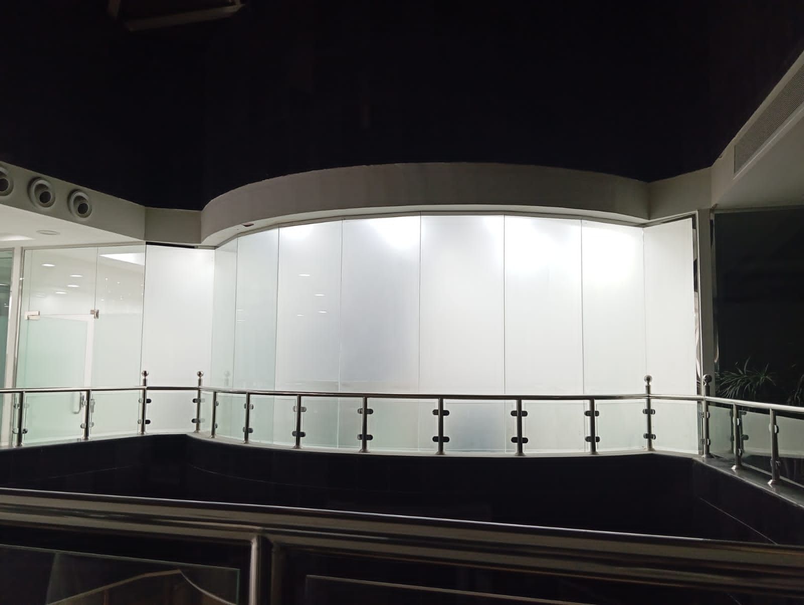 ابو سالم طباعه وتركيب الإستيكرات وعازل حرارة مباني - Image 19