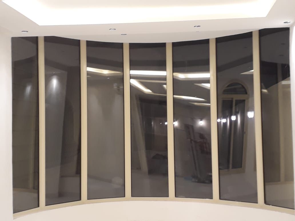 فني زجاج سكريت