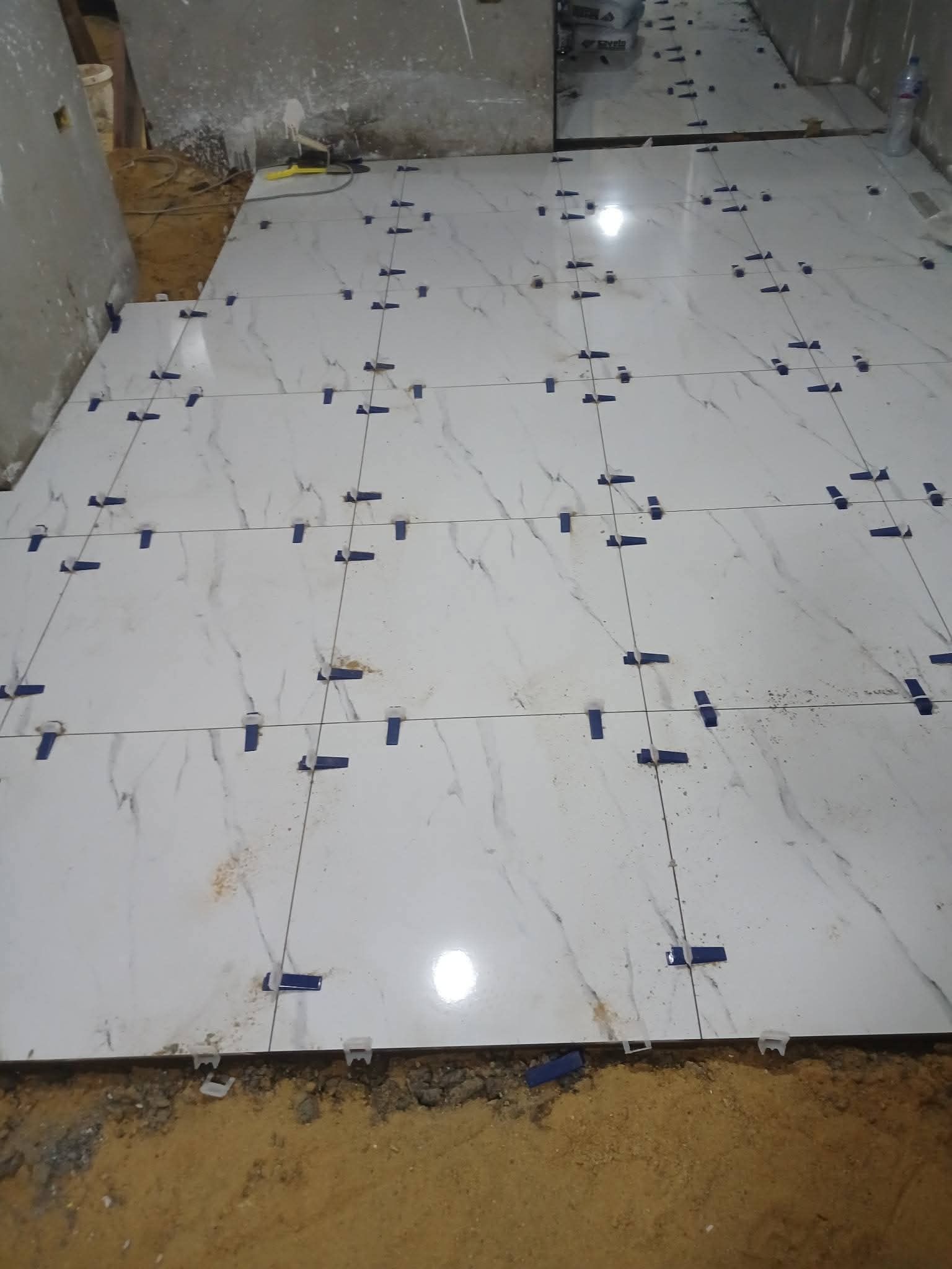 مبلط سيراميك ورخام جده