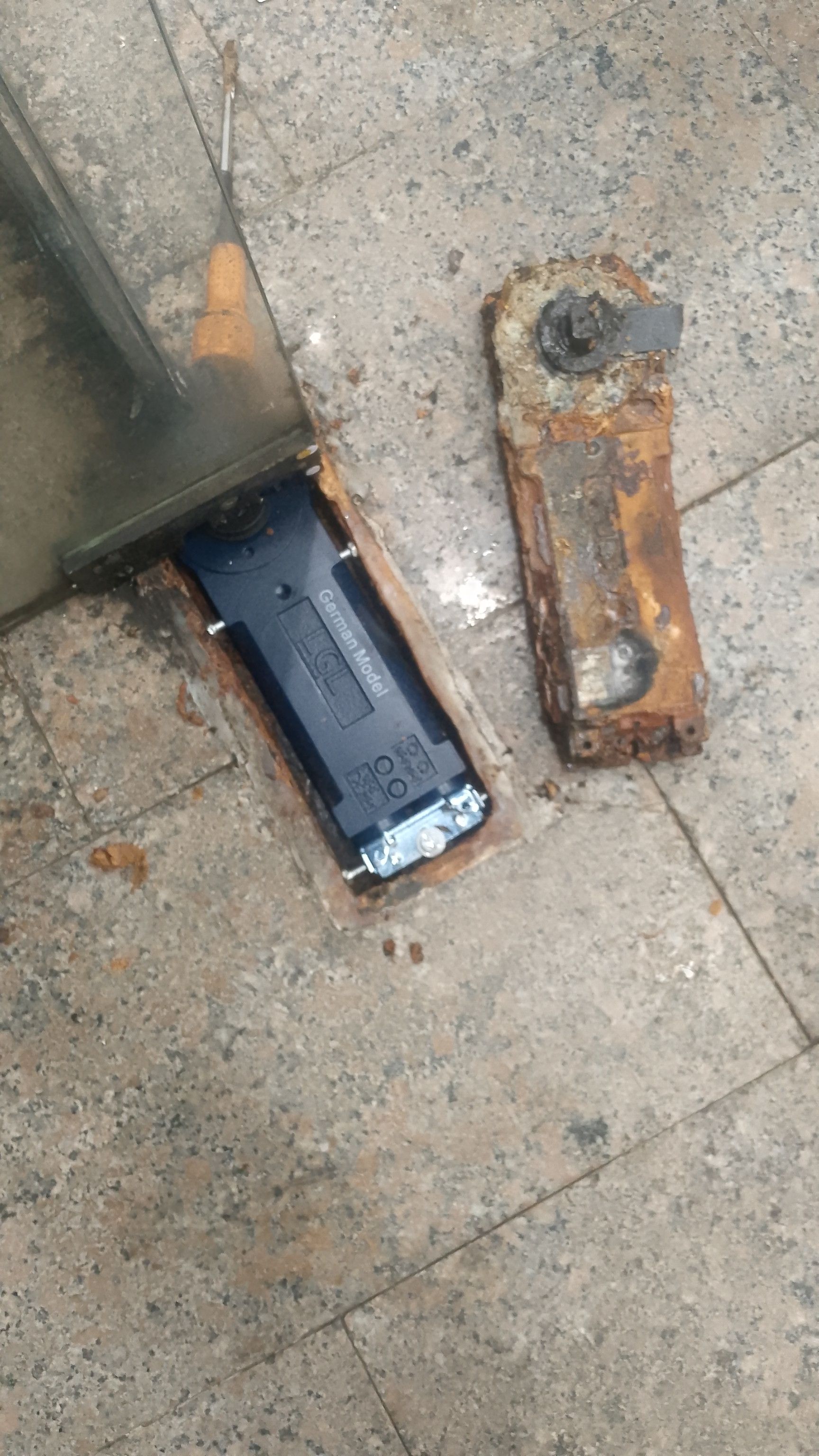 زجاج سكريت جده - Image 7