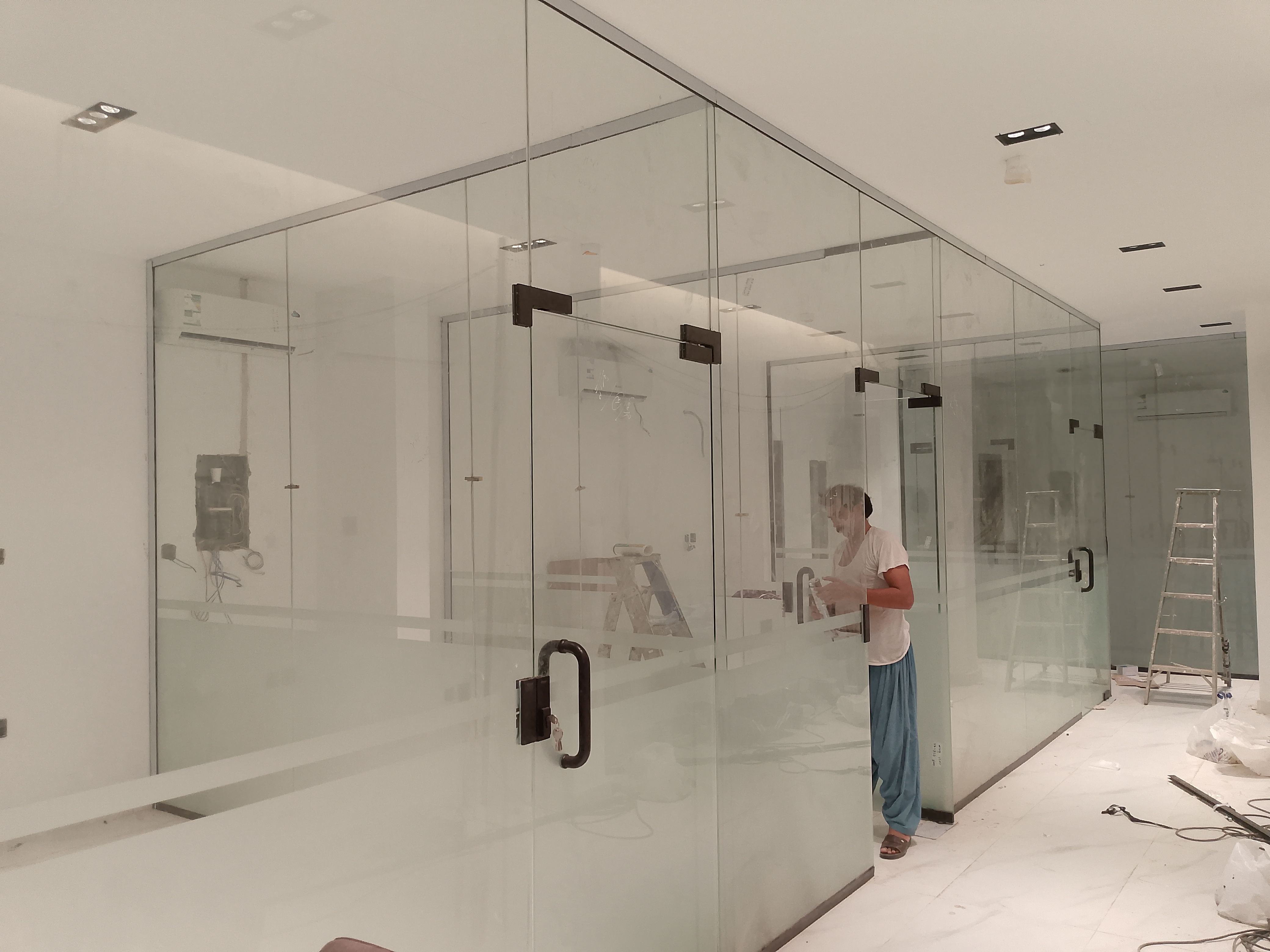 زجاج سكريت جده - Image 10