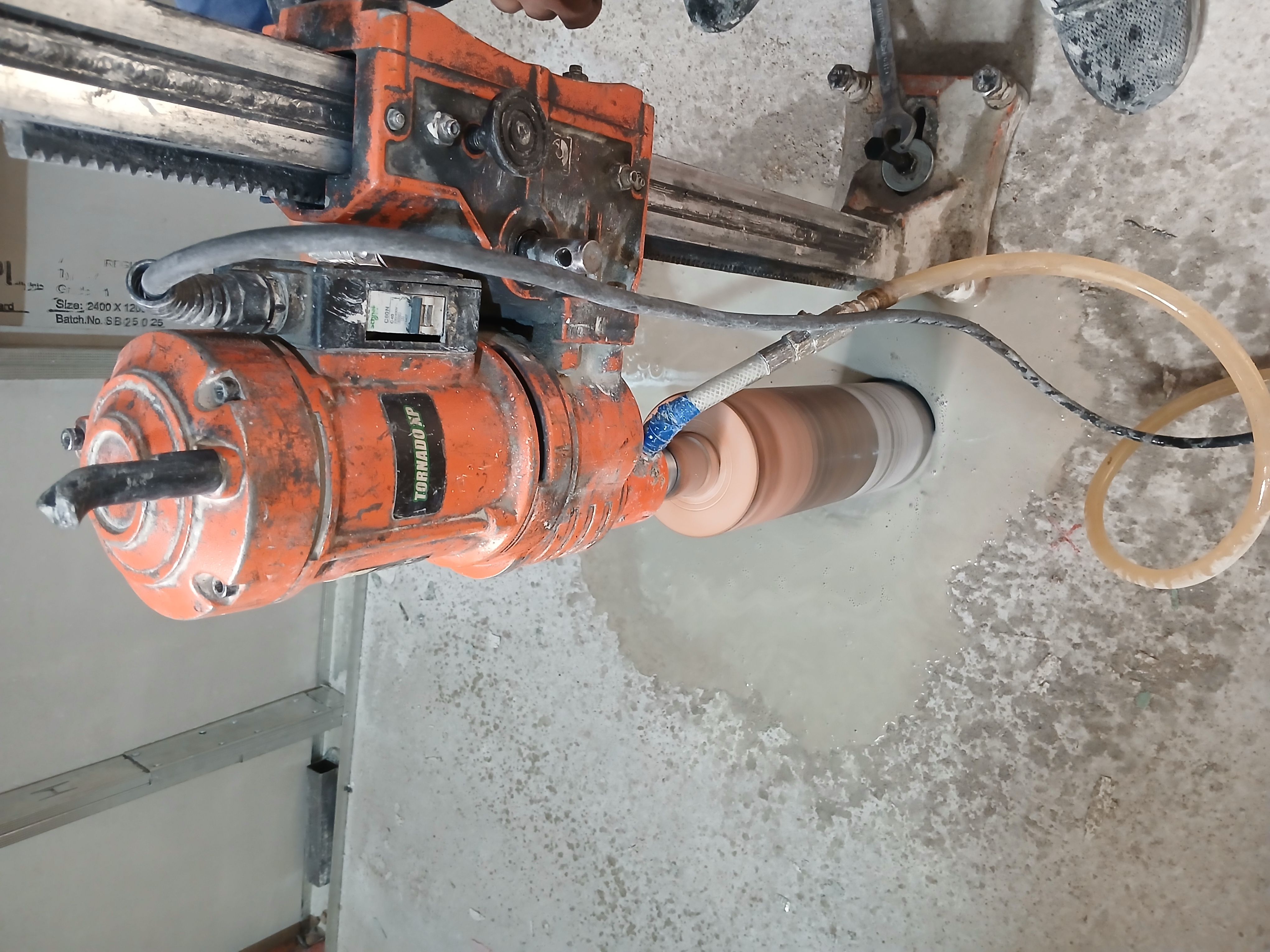 تخريظ الخرسانة المسلحة بمكينة الكور - Image 2