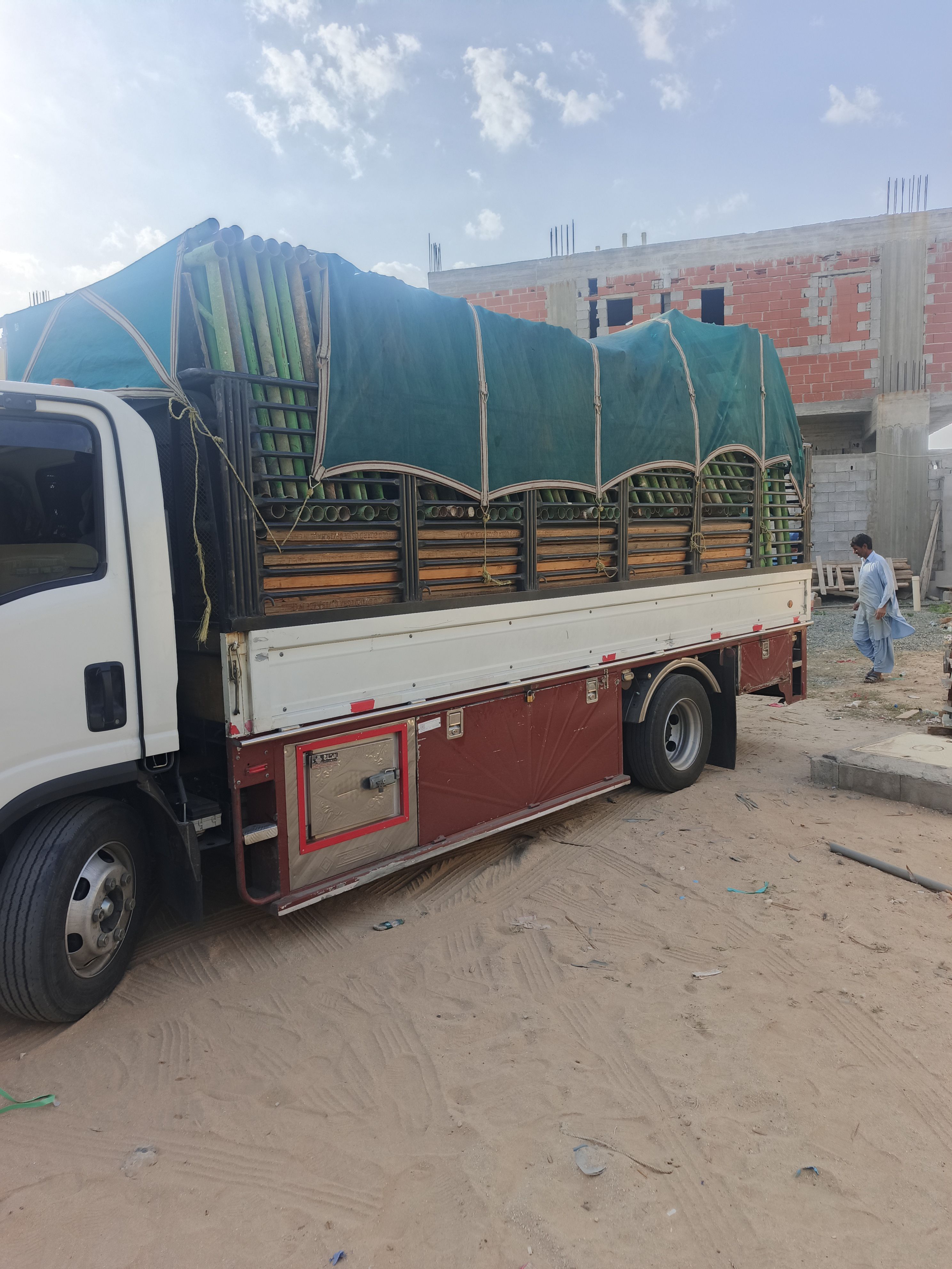 دينا توصيل مشاوير داخل وخارج الرياض