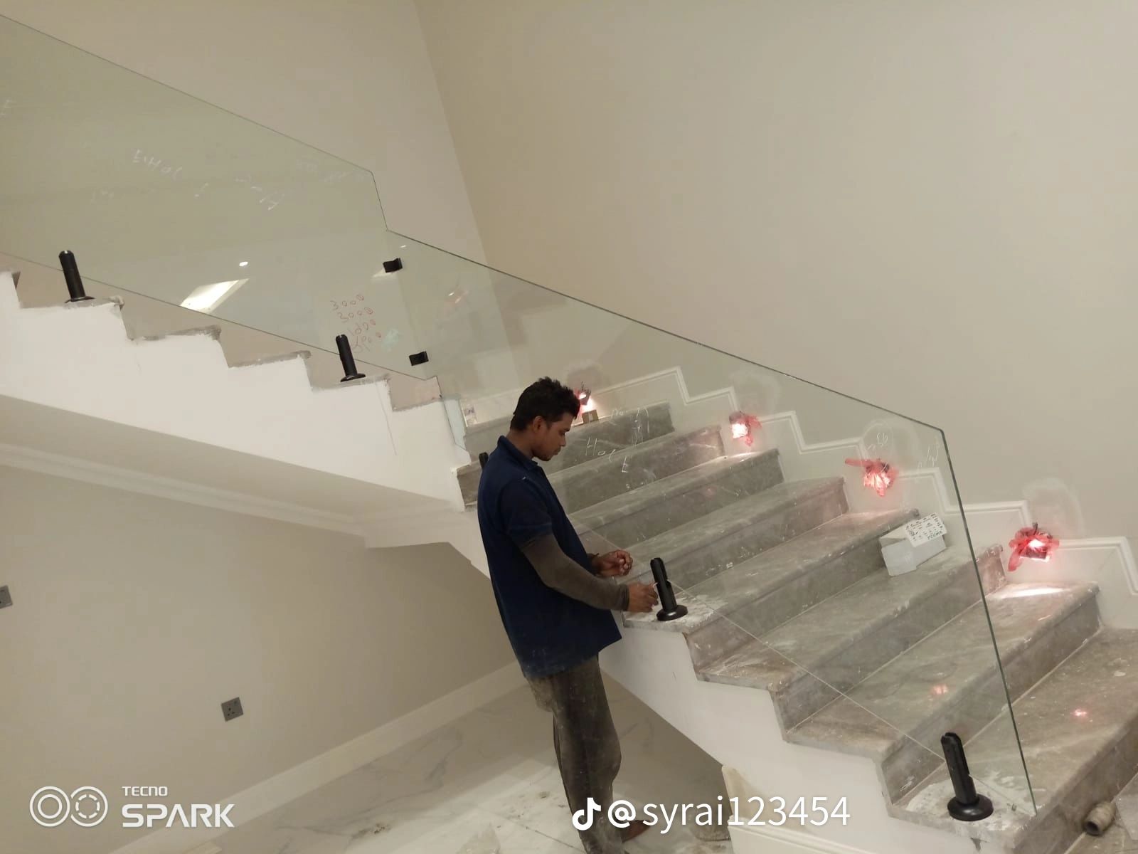 زجاج سكريت جده - Image 6