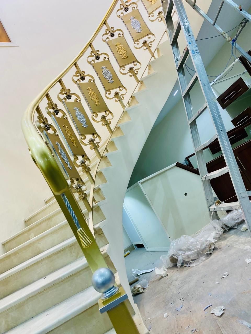 استرجي دهانات اخشاب وحديد تجاليد على الجدار غرفة