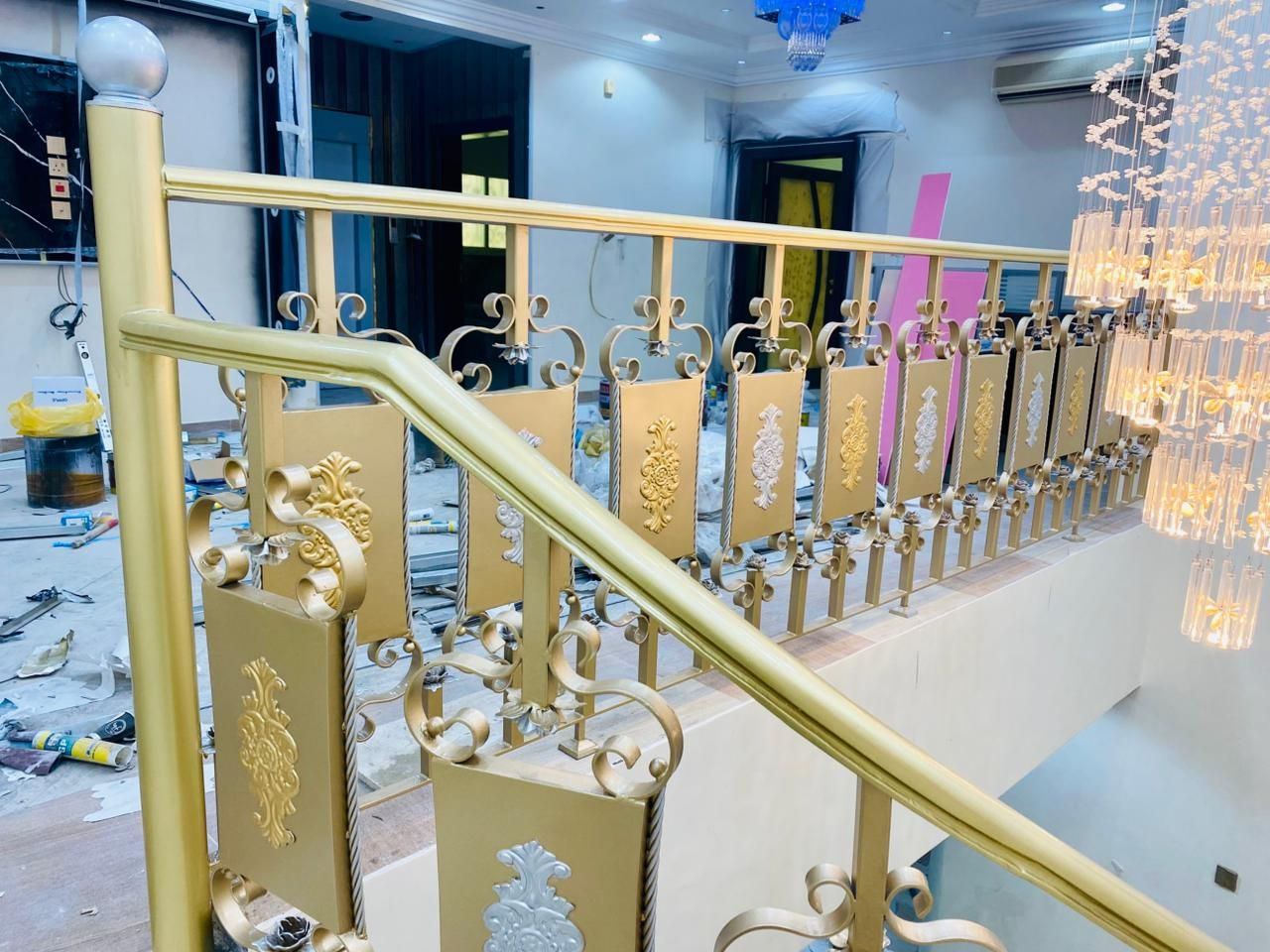 استرجي دهانات اخشاب وحديد تجاليد على الجدار غرفة - Image 3