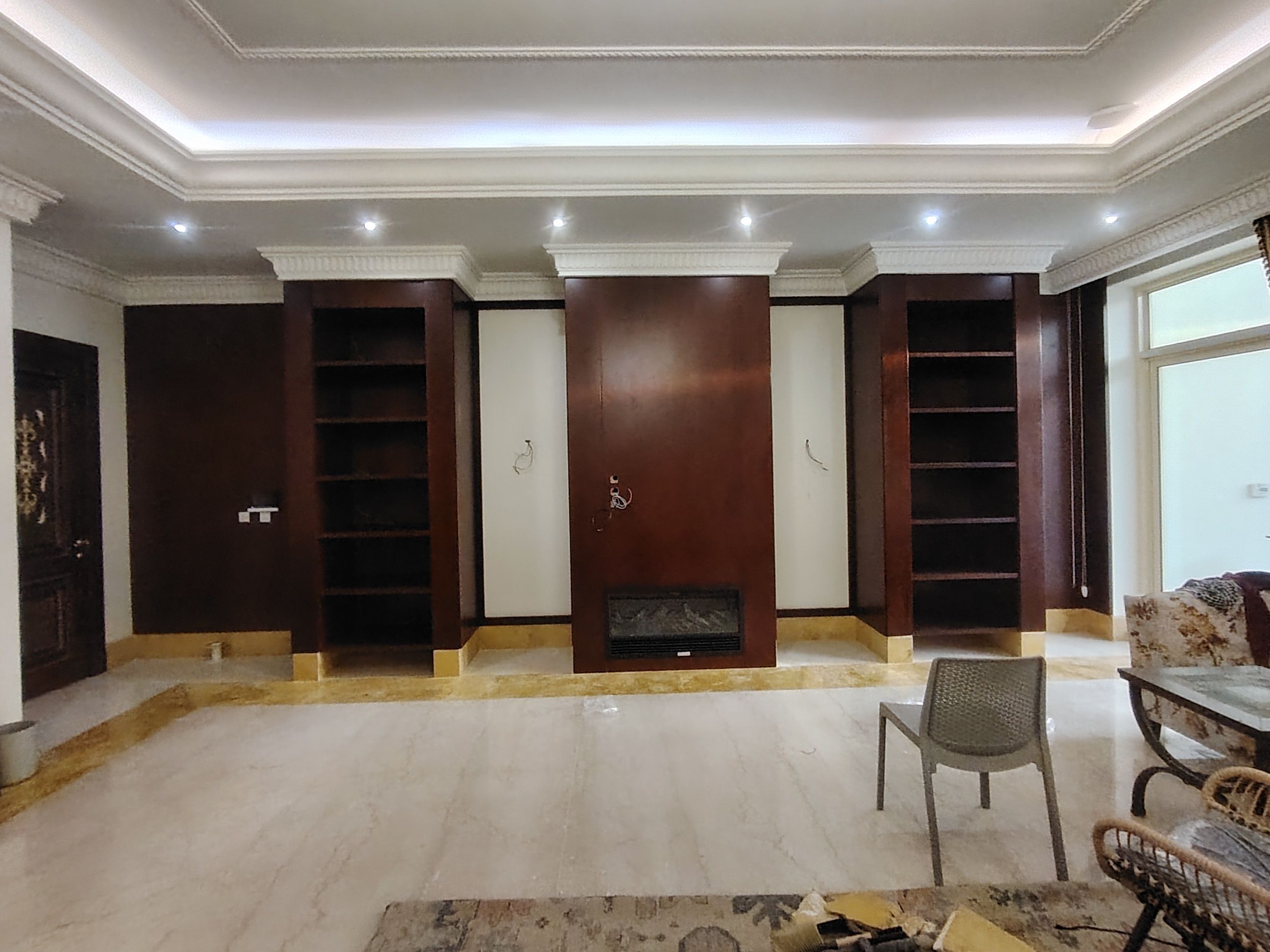 استرجي دهانات اخشاب وحديد تجاليد على الجدار غرفة - Image 8