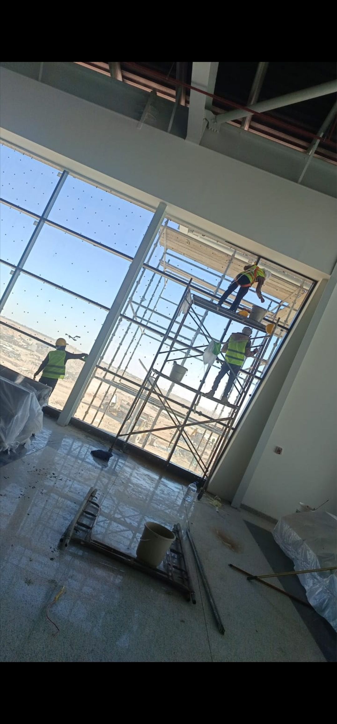 شركة تنظيف زجاج في الرياض تنظيف كلادنك ولوحات المحلات - Image 5