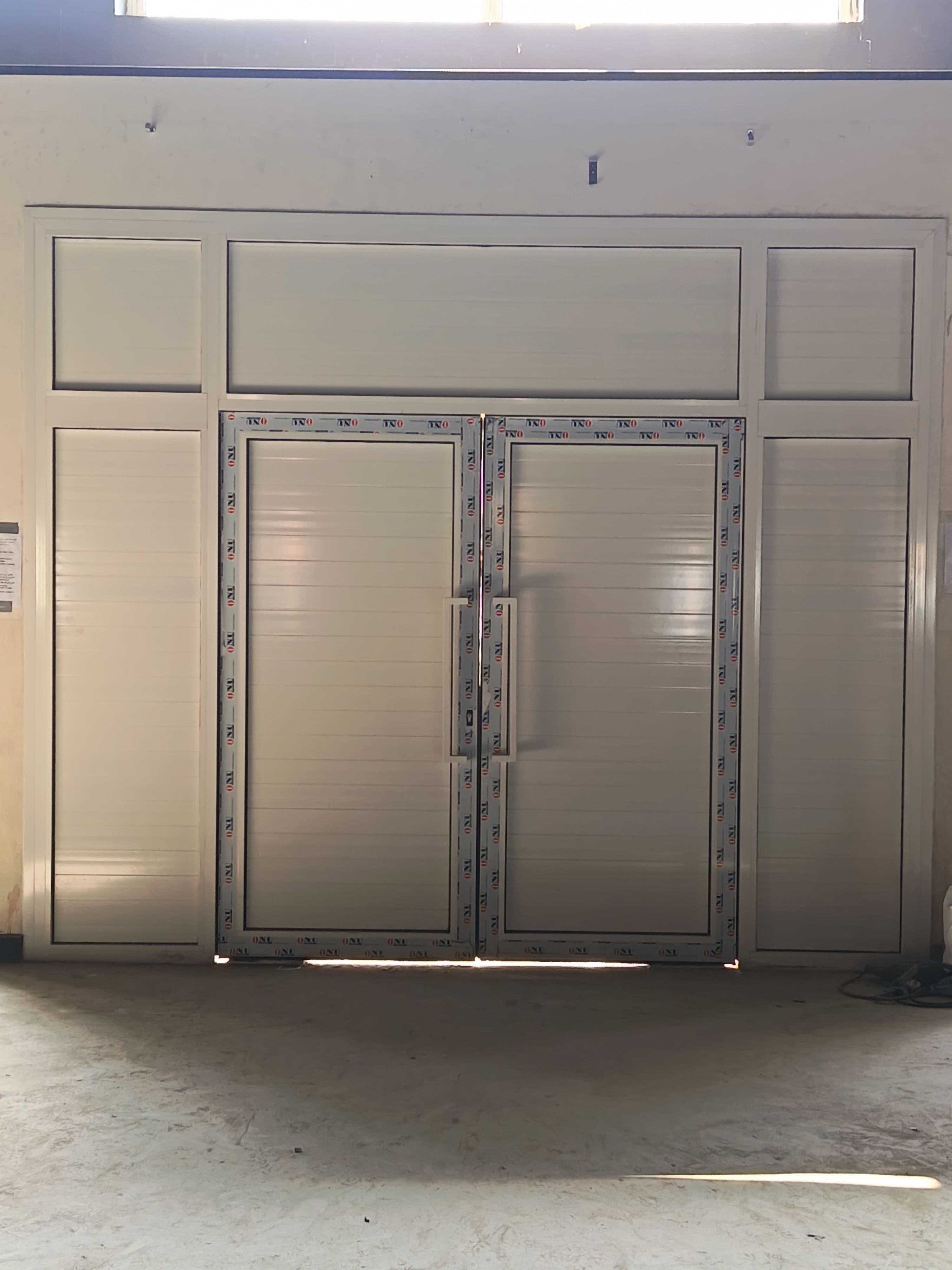 معلم الومنيوم أبواب وشبابيك وناموسيات وتبديل وصيانة الإطارات - Image 4