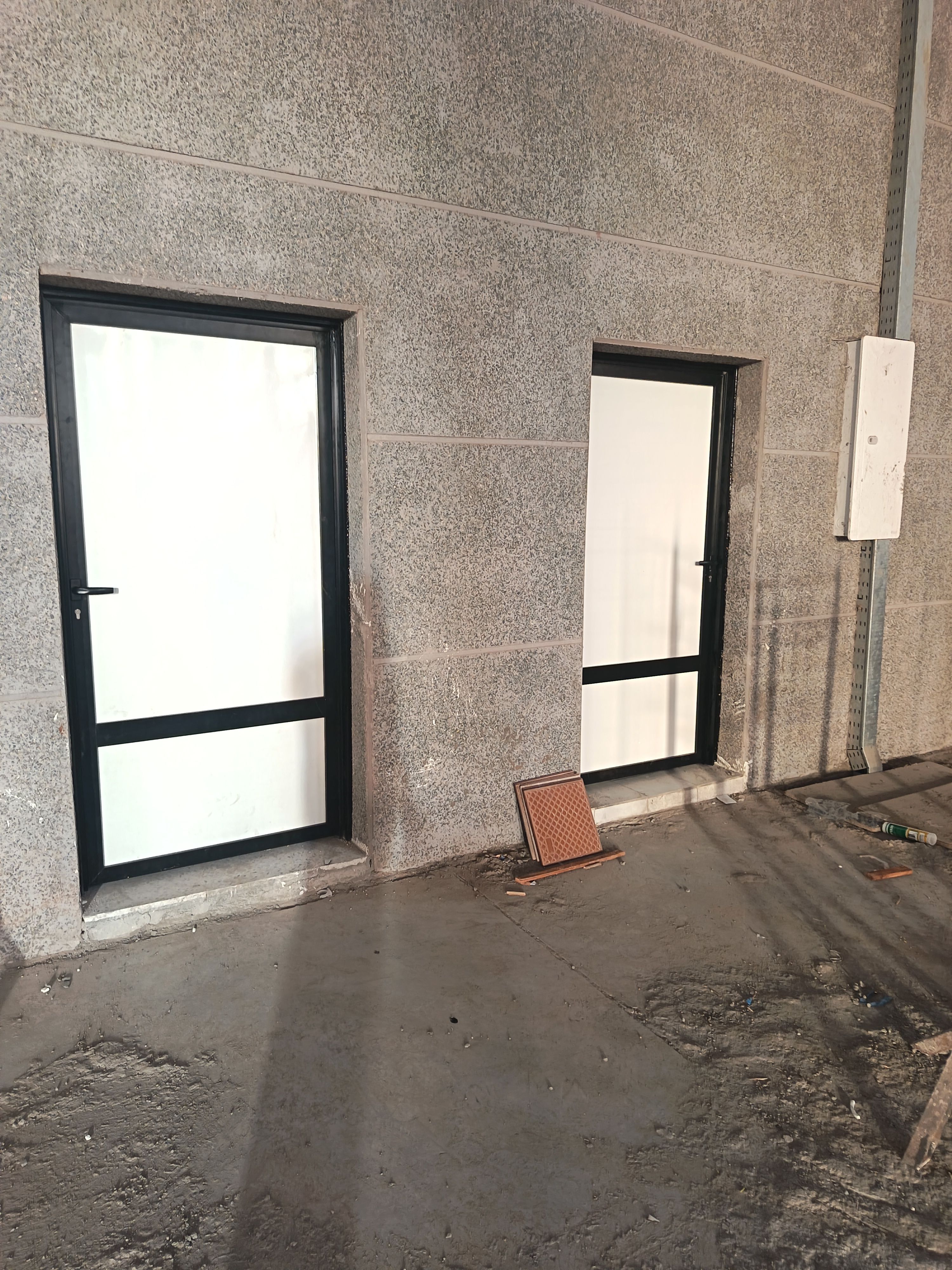 معلم الومنيوم أبواب وشبابيك وناموسيات وتبديل وصيانة الإطارات - Image 6