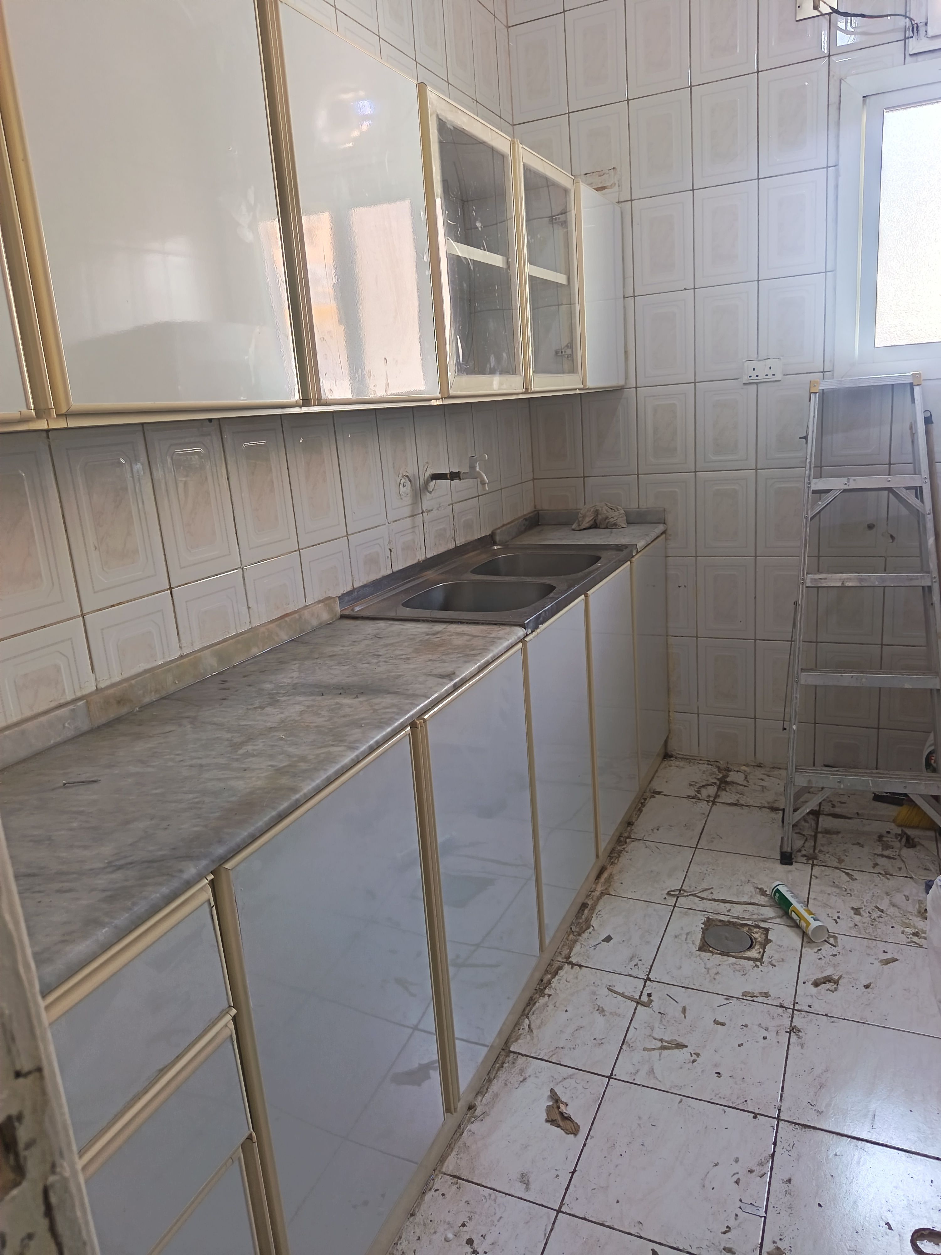 معلم الومنيوم أبواب وشبابيك وناموسيات وتبديل وصيانة الإطارات - Image 7