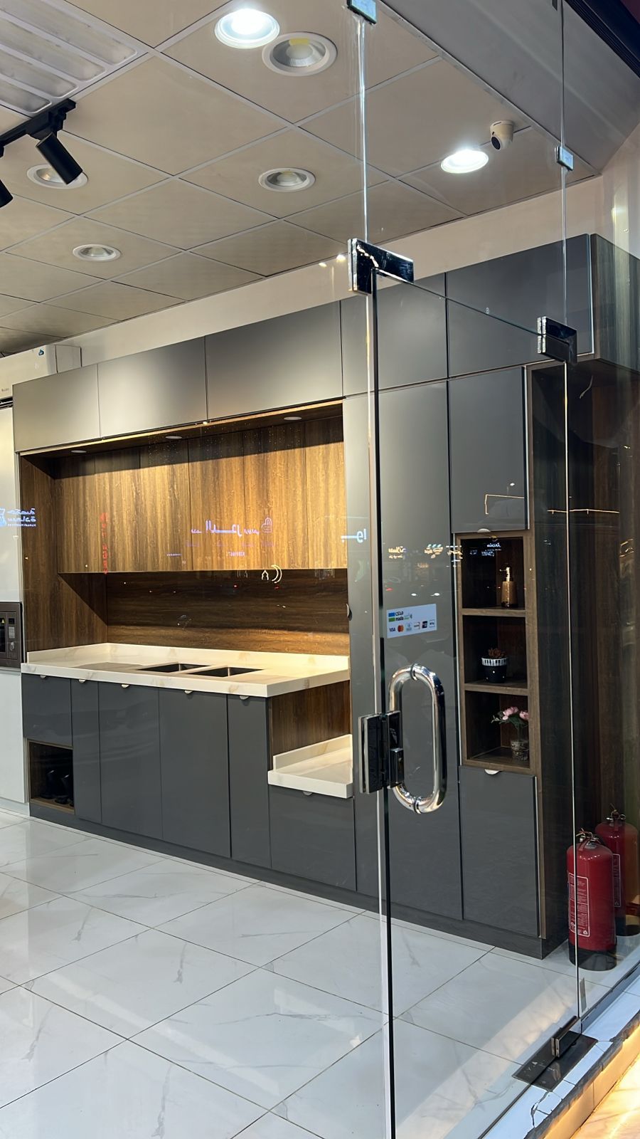 فني مطبخ فك ونقل وتركيب صيانة جميع انواع المطبخ