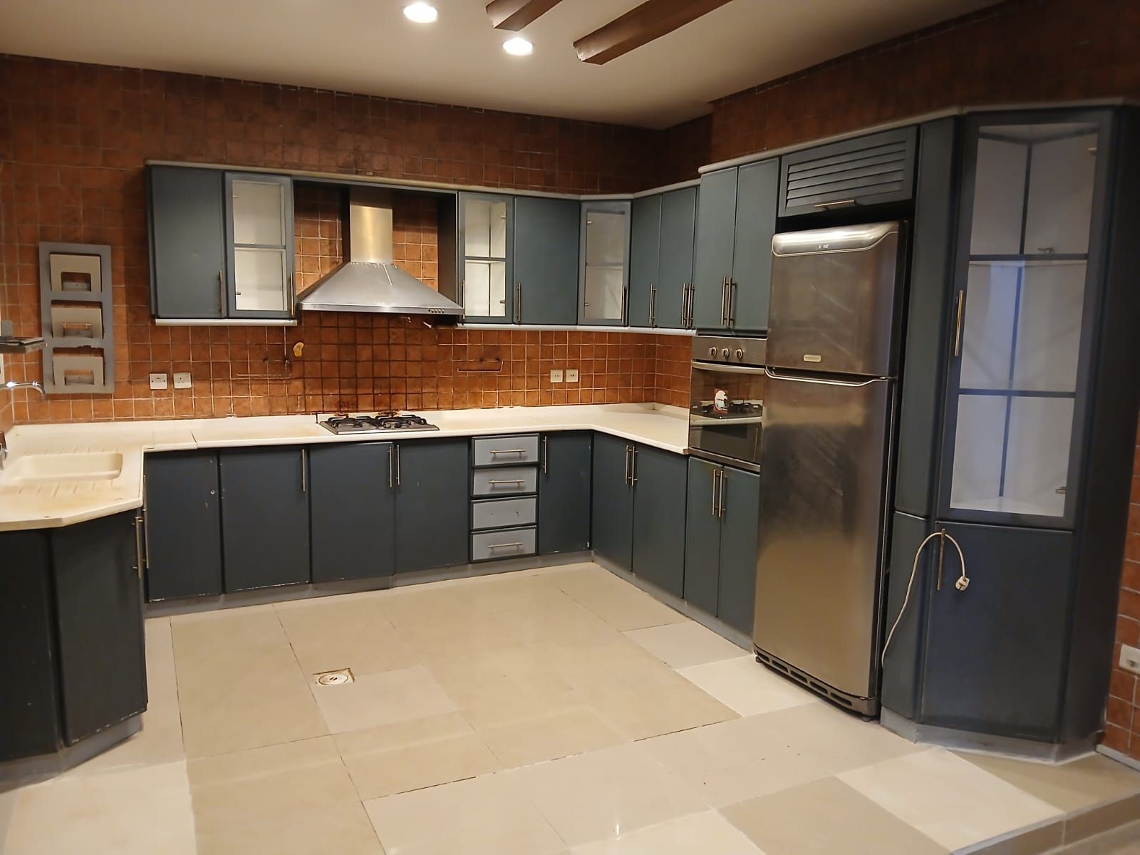 فني مطبخ فك ونقل وتركيب صيانة جميع انواع المطبخ - Image 2