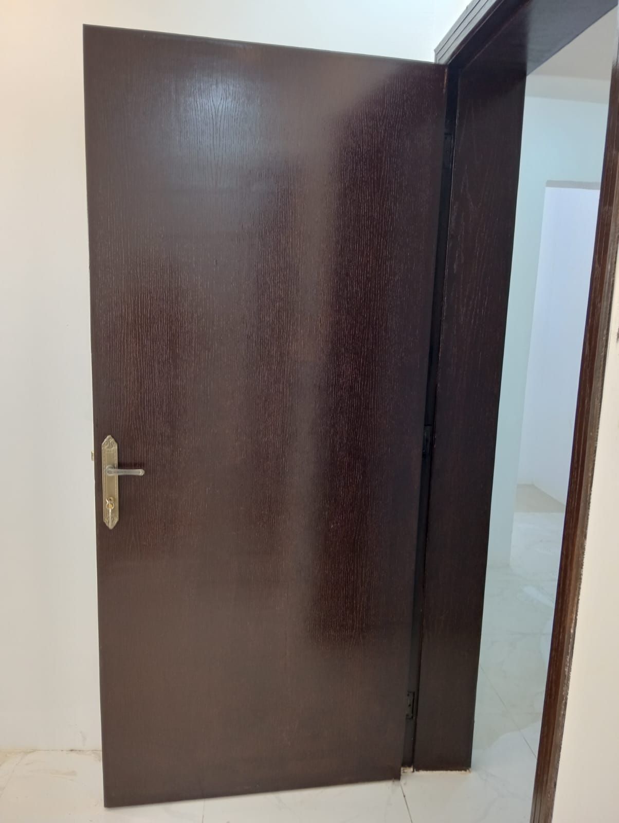 نجار ابواب وغرف نوم وتركيب جميع الكوالين  الزكيه والعاديه