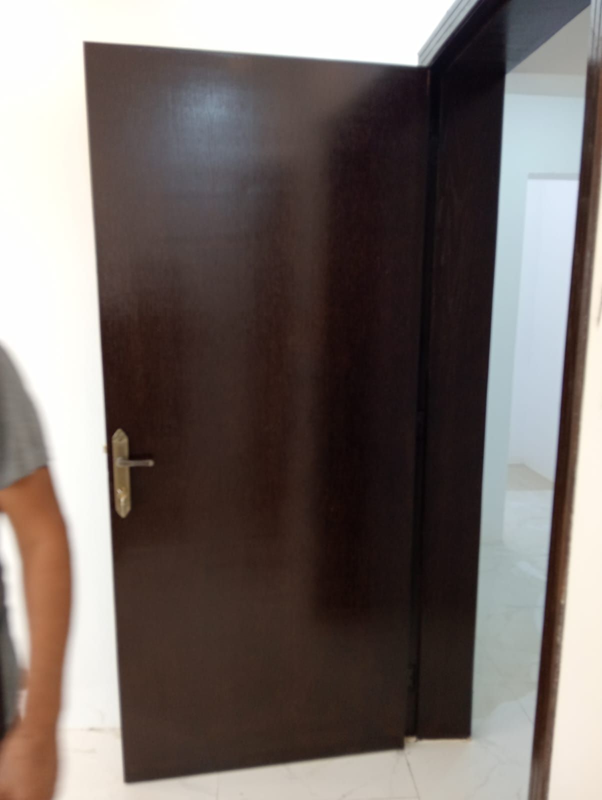 نجار ابواب وغرف نوم وتركيب جميع الكوالين  الزكيه والعاديه - Image 2