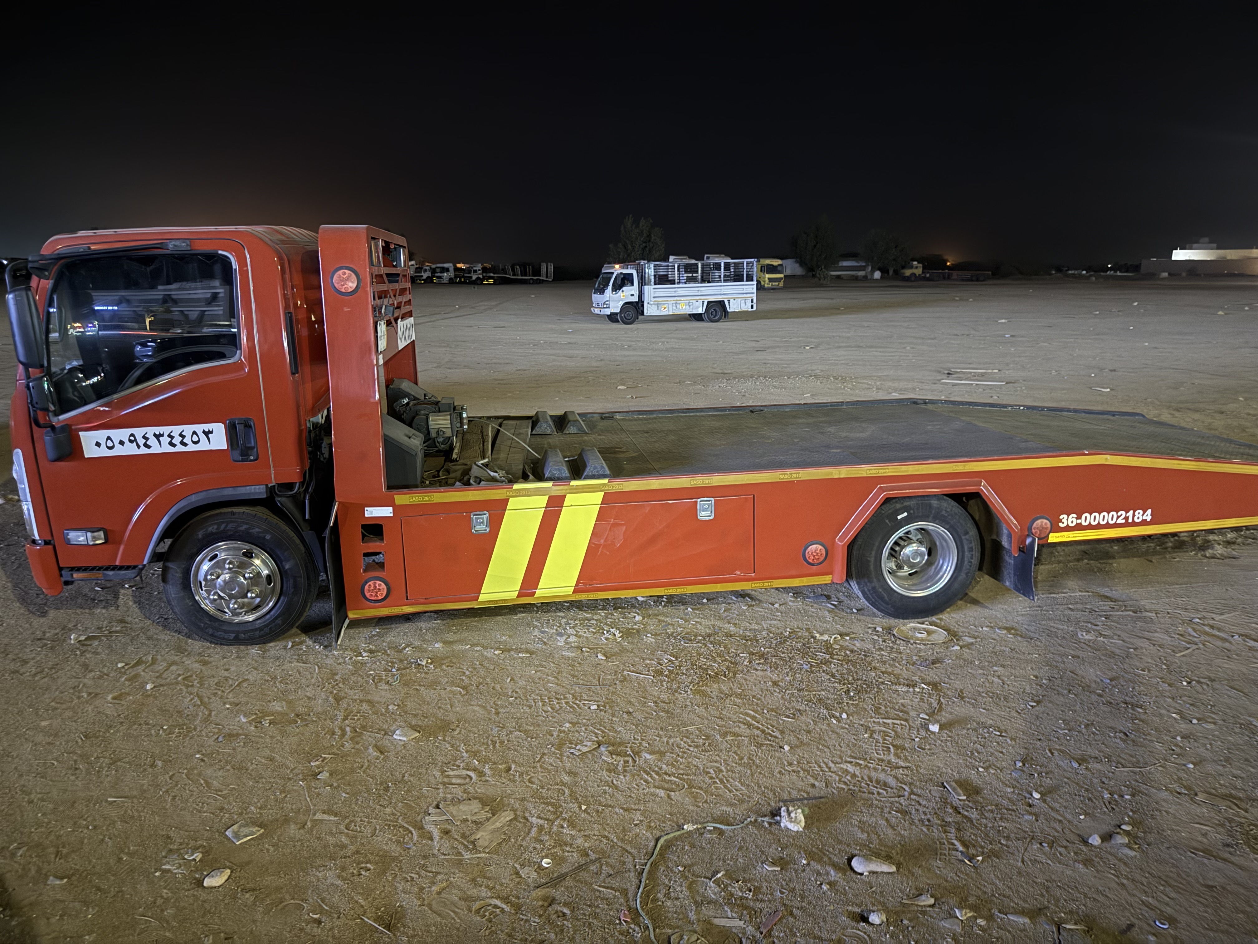 سطحه لنقل السيارات