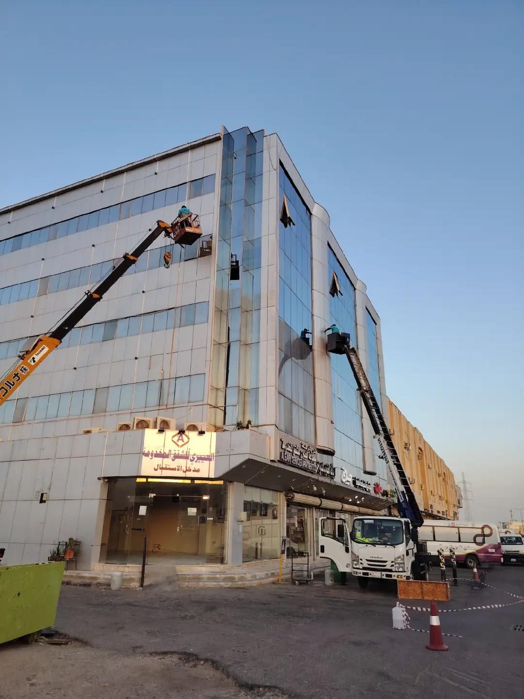 شركة تنظيف واجهات زجاجيه بالرياض - Image 9