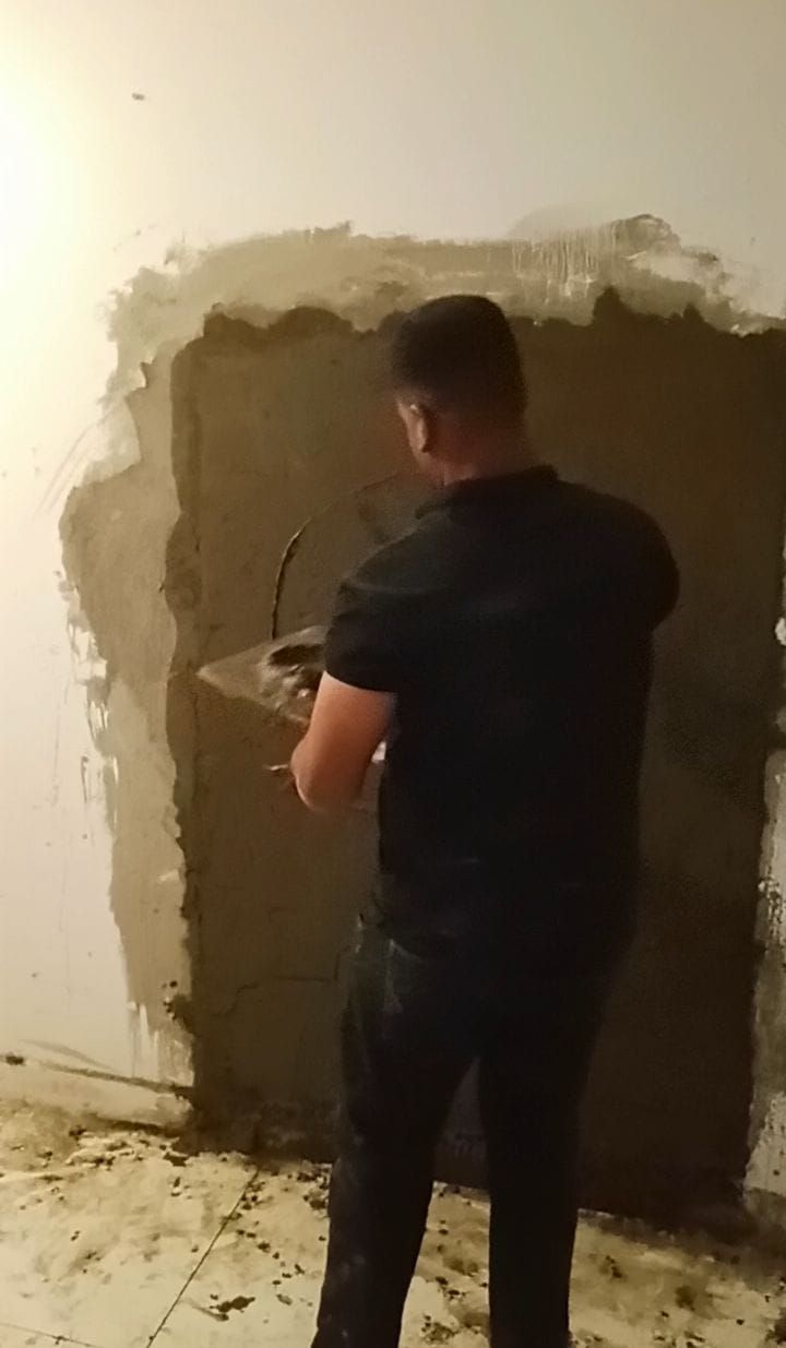 تكسير جدران وارضيات وقص وفتح أبواب وشبابيك بالمدينة المنورة - Image 9