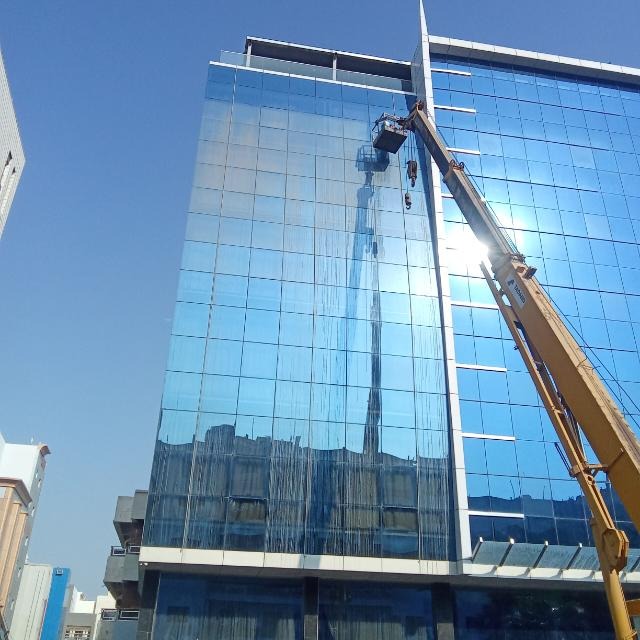 عبده(للتنضيف الواجه الزجاجيه)