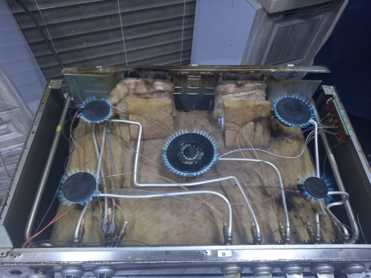 صيانة غاز تصليح غاز صيانه افران غاز فني صيانه فرن غاز