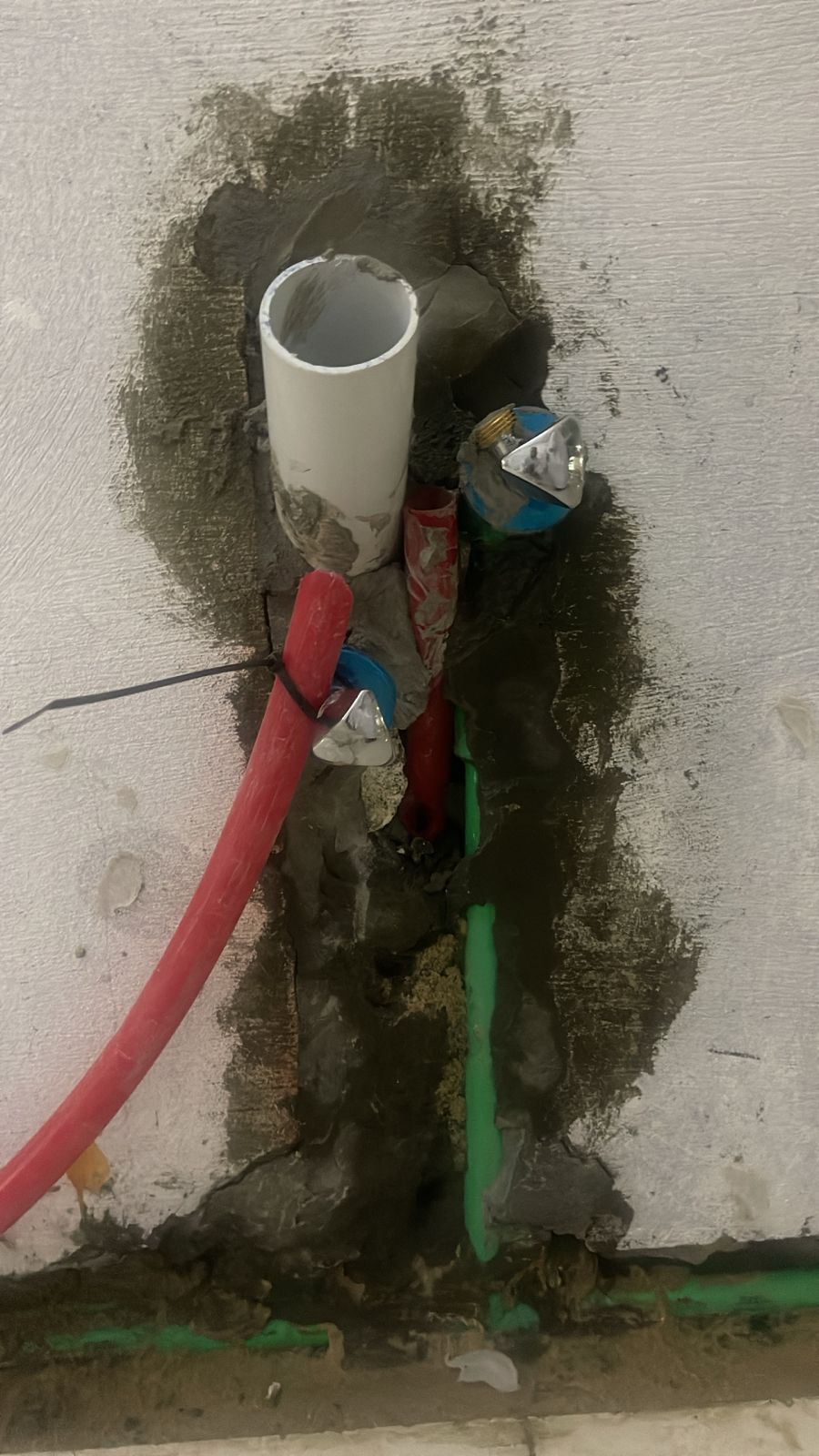 ترميم #تكسير #تصليح سباكه وكهرباء# تركيب فلاتر ماء