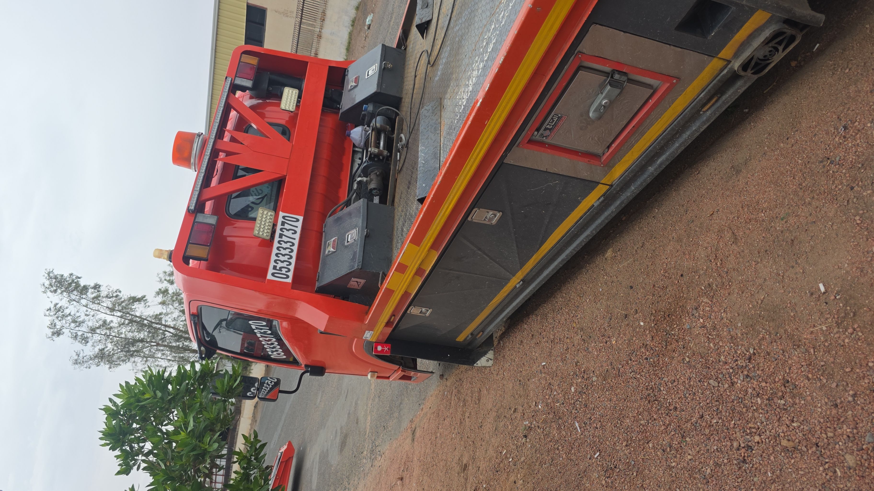 سطحه هيدروليك لنقل جميع المركبات داخل حائل وخارجها - Image 2