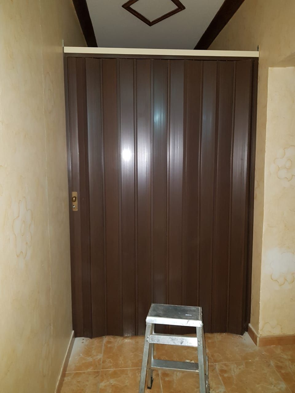 أبواب اكورديون سحاب وأبواب جلد سحاب منتجات عاليه الجوده. - Image 7