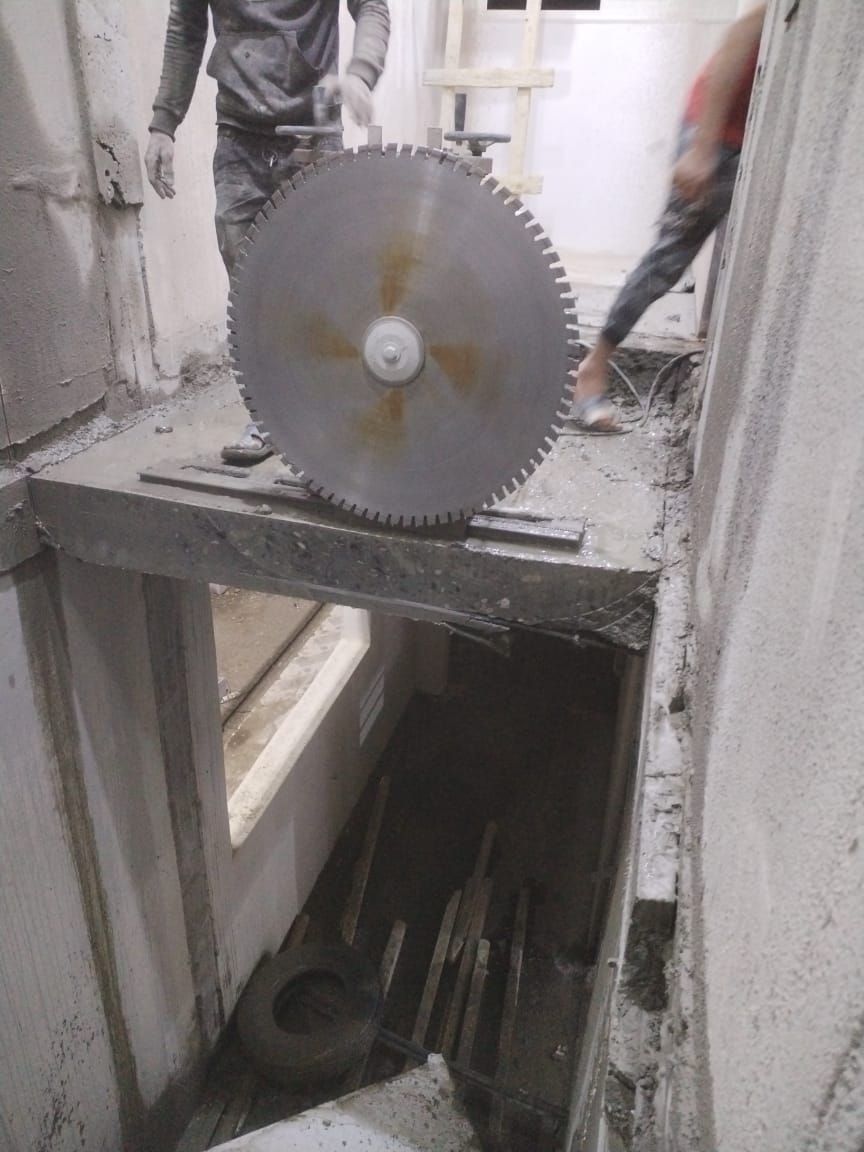 عمال تكسير وقص وتخريم وقص ابواب وقص درائش وتكسير جدران خميس