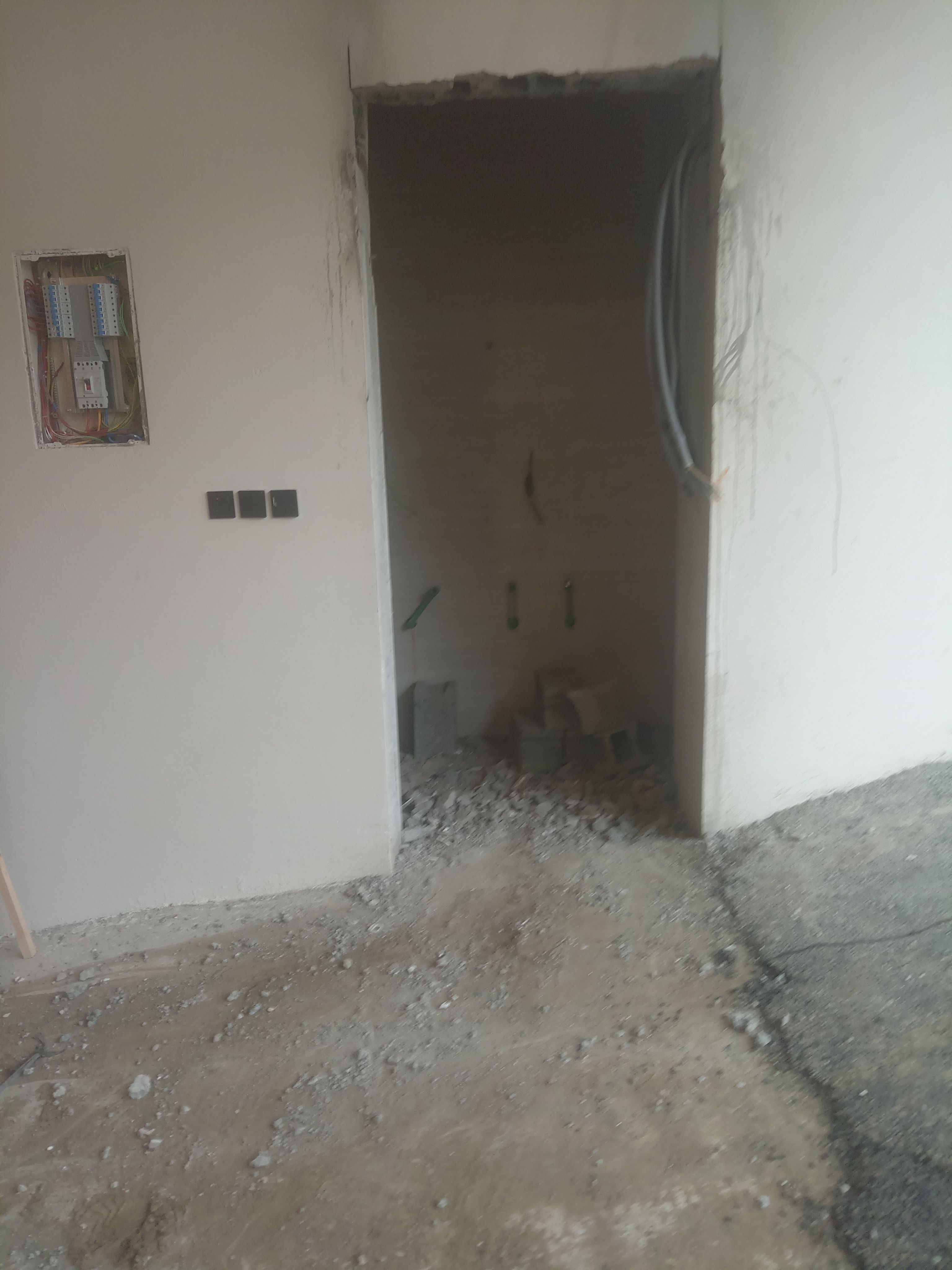 عمال تكسير وقص وتخريم وقص ابواب وقص درائش وتكسير جدران خميس - Image 7